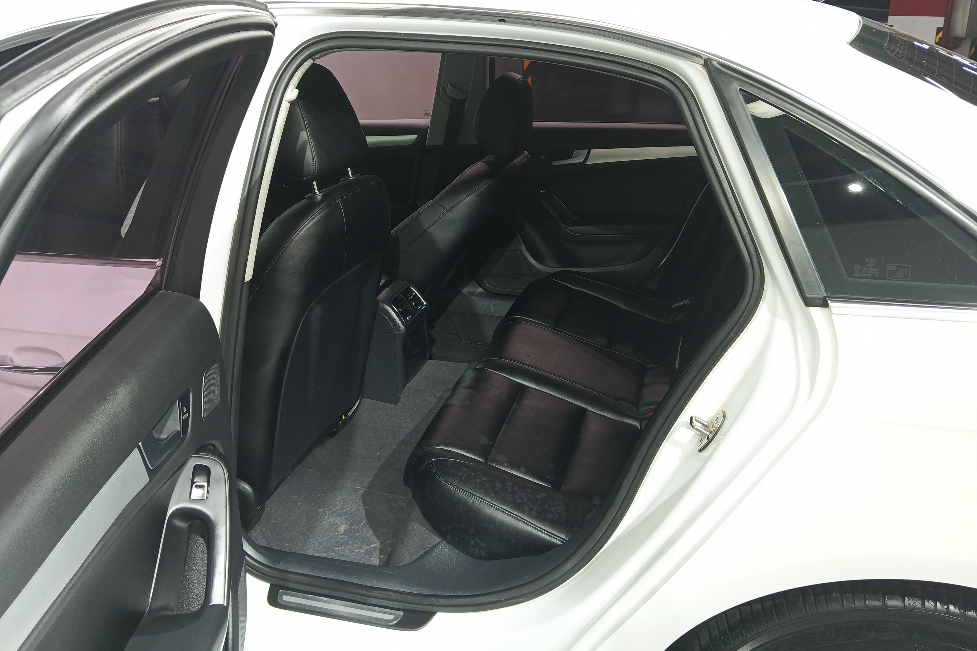 奥迪A4L 2016款 2.0T 自动 标准型典藏版 (国Ⅴ) 