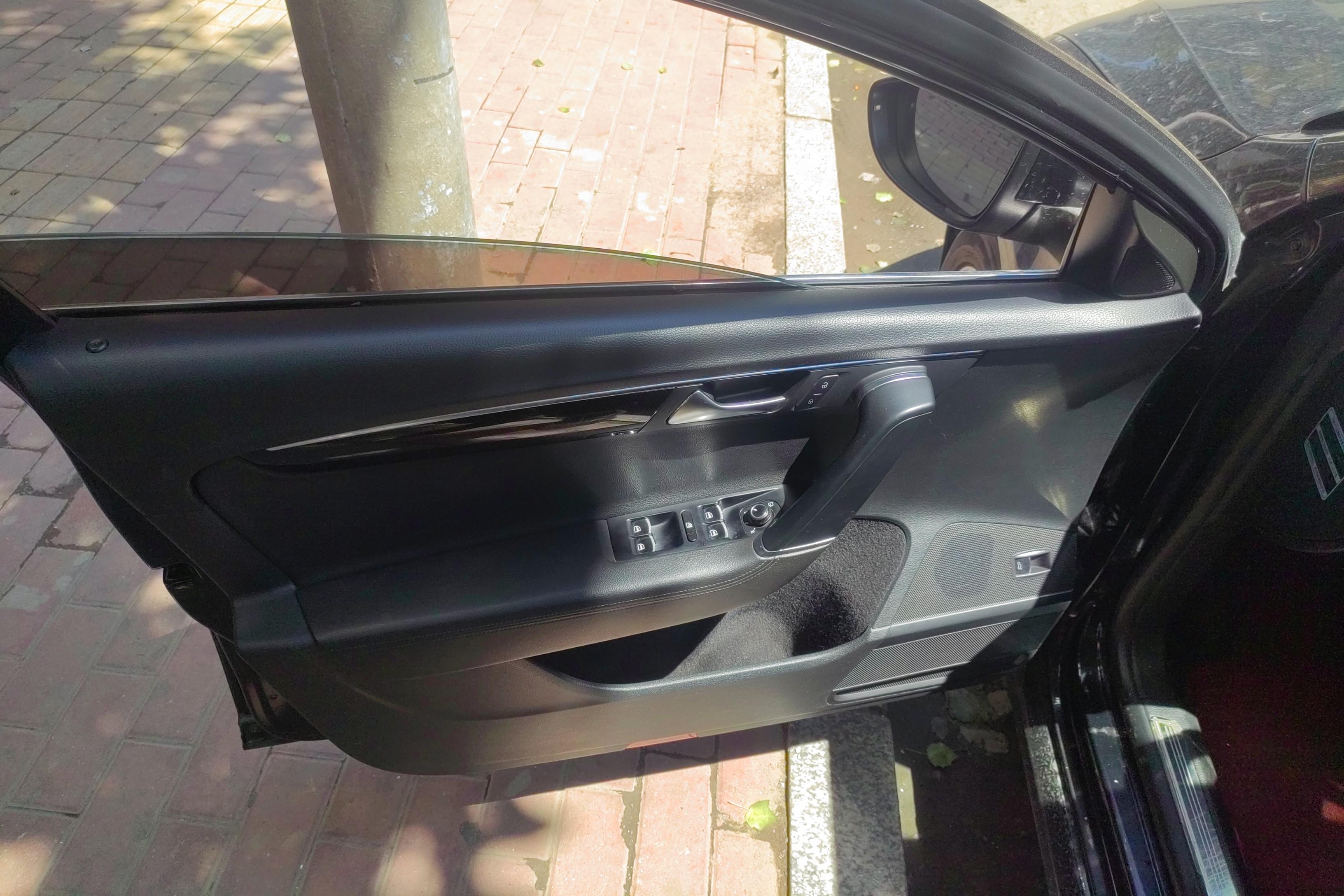 大众迈腾 2015款 2.0T 自动 汽油 豪华型 (国Ⅴ) 