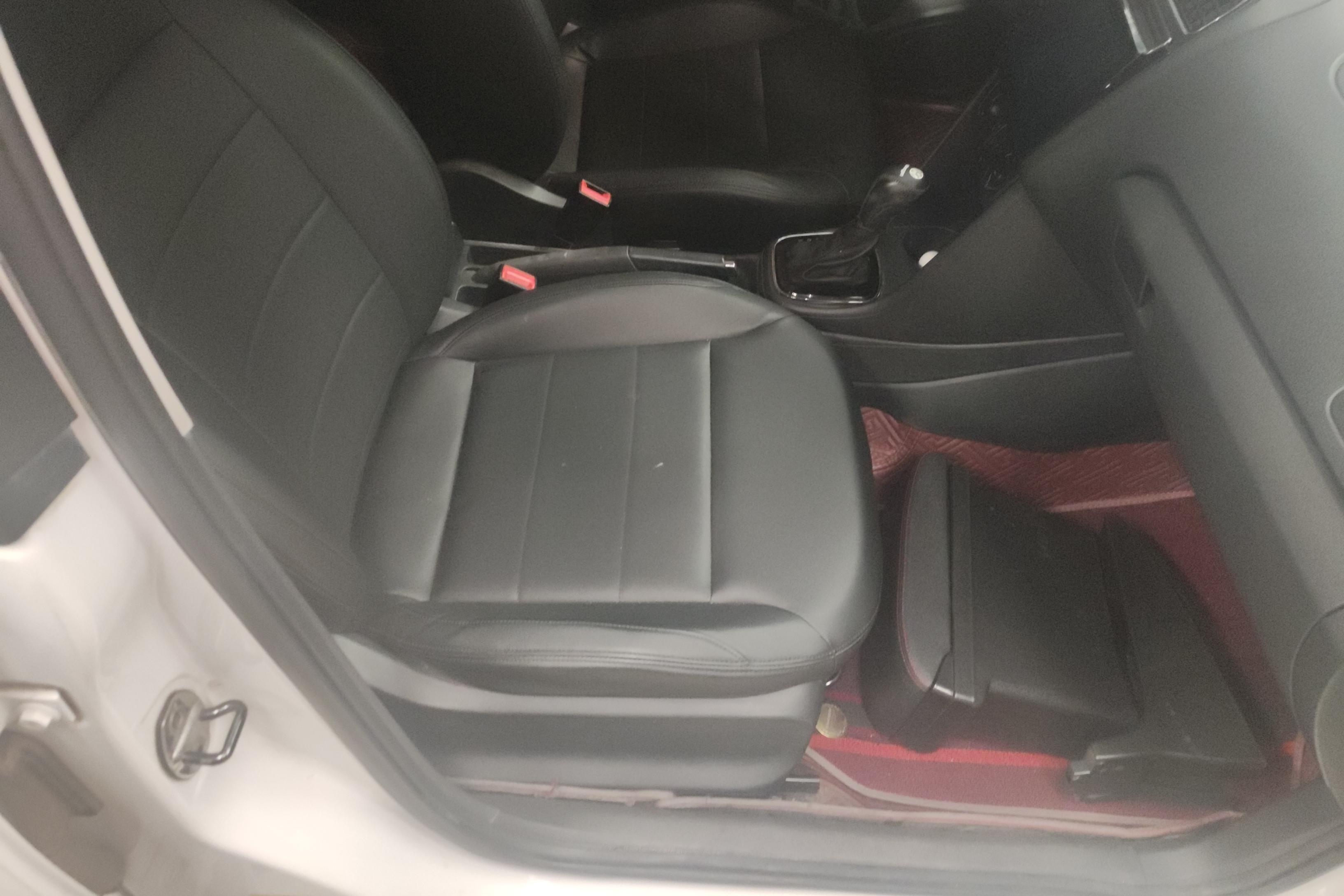 大众POLO 2016款 1.6L 自动 5门5座两厢车 舒适版 (国Ⅴ) 