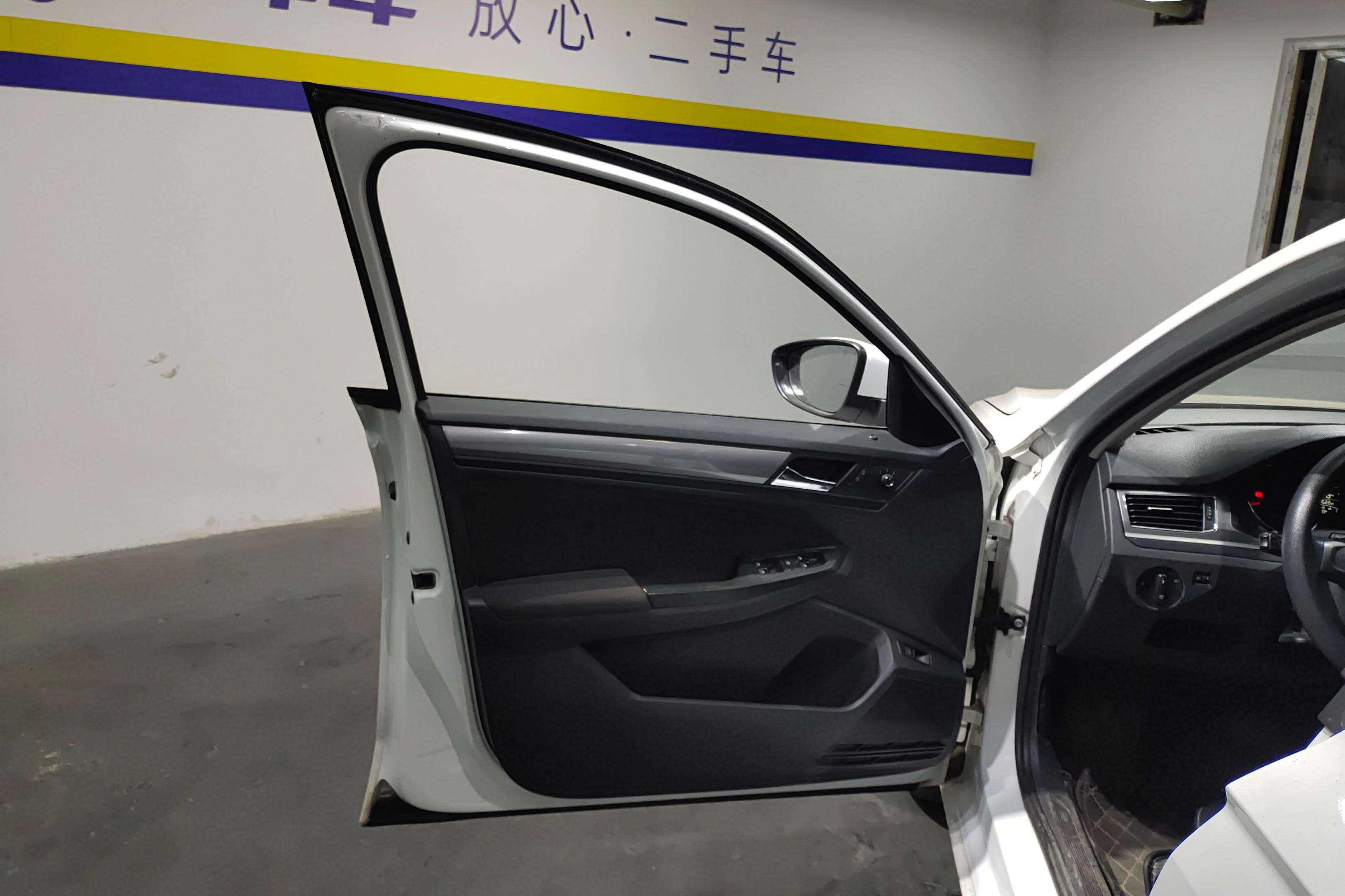 大众宝来 2019款 1.5L 自动 4门5座三厢车 传奇版时尚型 (国Ⅵ) 