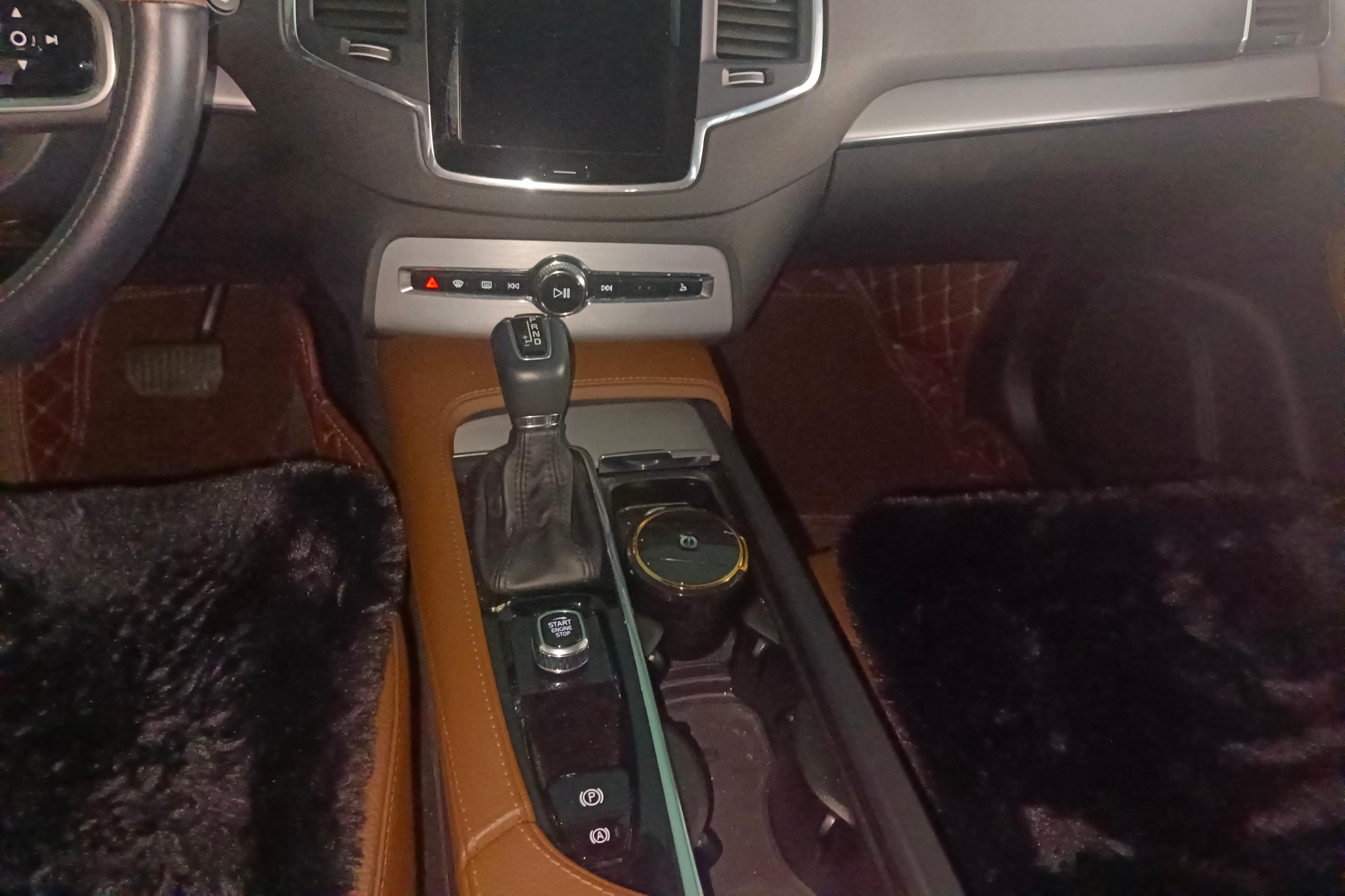 沃尔沃XC90 T5 [进口] 2020款 2.0T 自动 四驱 汽油 智行豪华版 