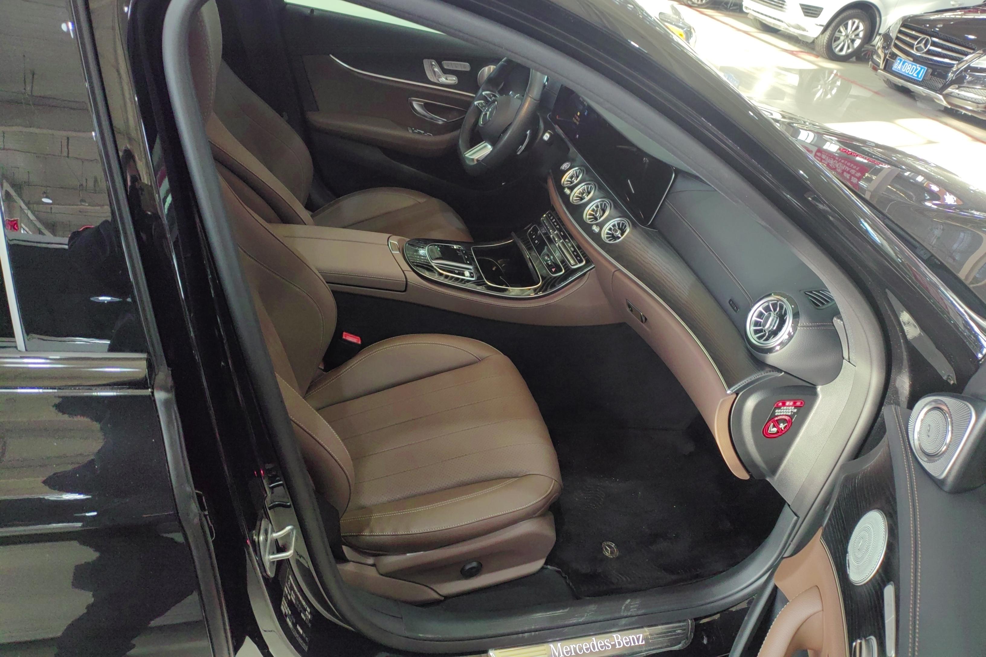 奔驰E级 E260 [进口] 2021款 2.0T 自动 汽油 改款时尚型运动版 