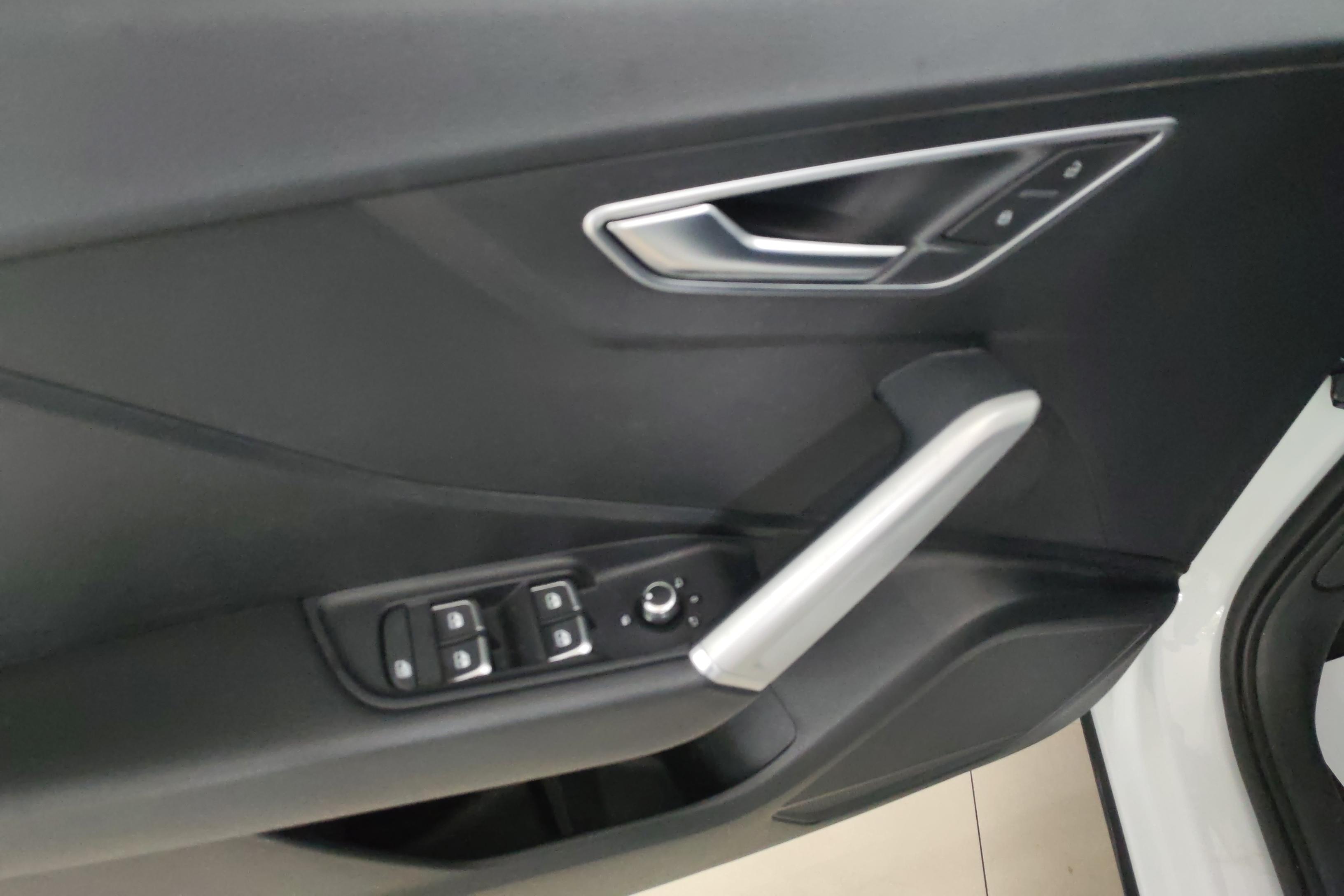 奥迪Q2L 35TFSI 2021款 1.4T 自动 进取动感型 (国Ⅵ) 