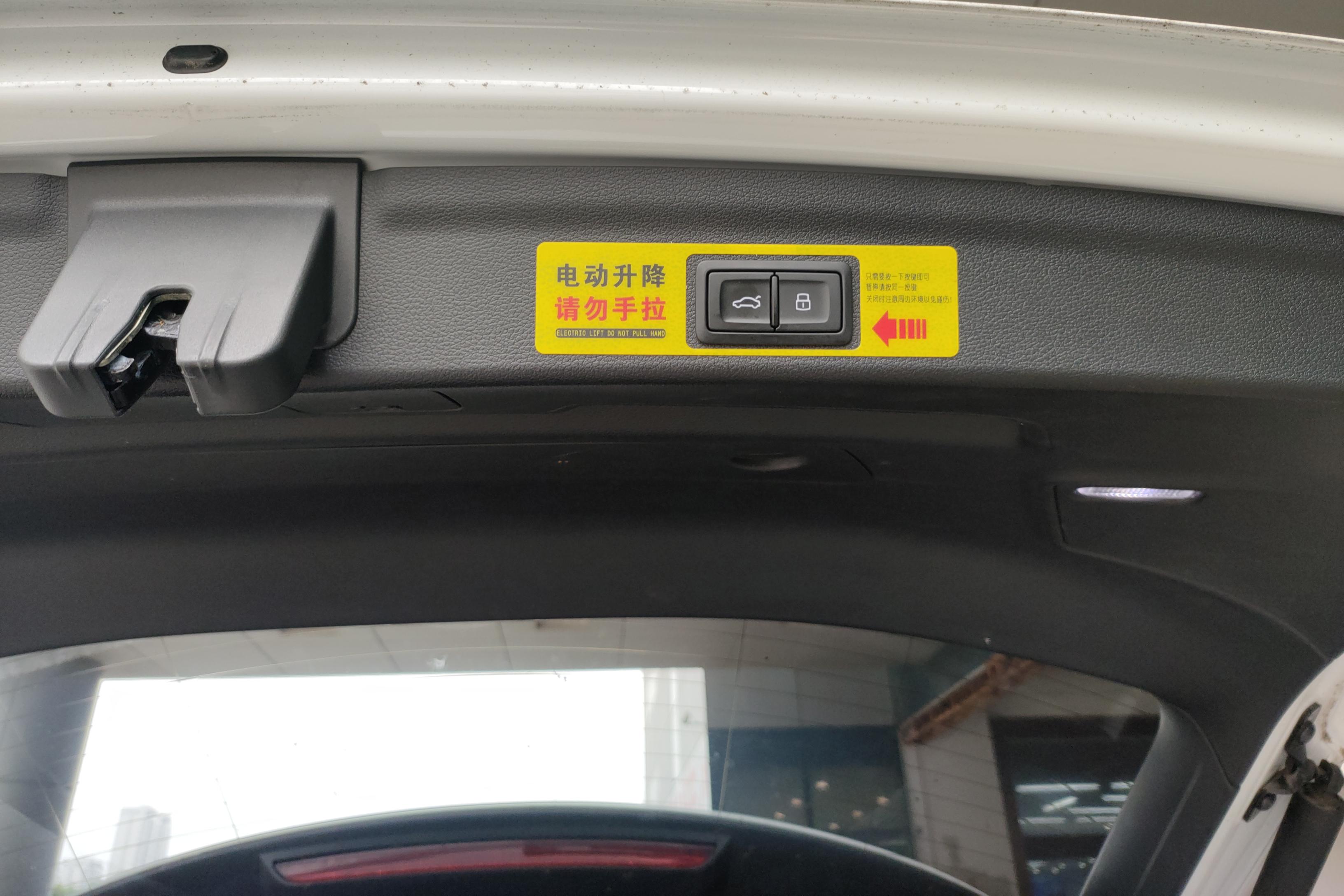 奥迪Q3 40TFSI 2019款 2.0T 自动 前驱 时尚动感型 (国Ⅵ) 