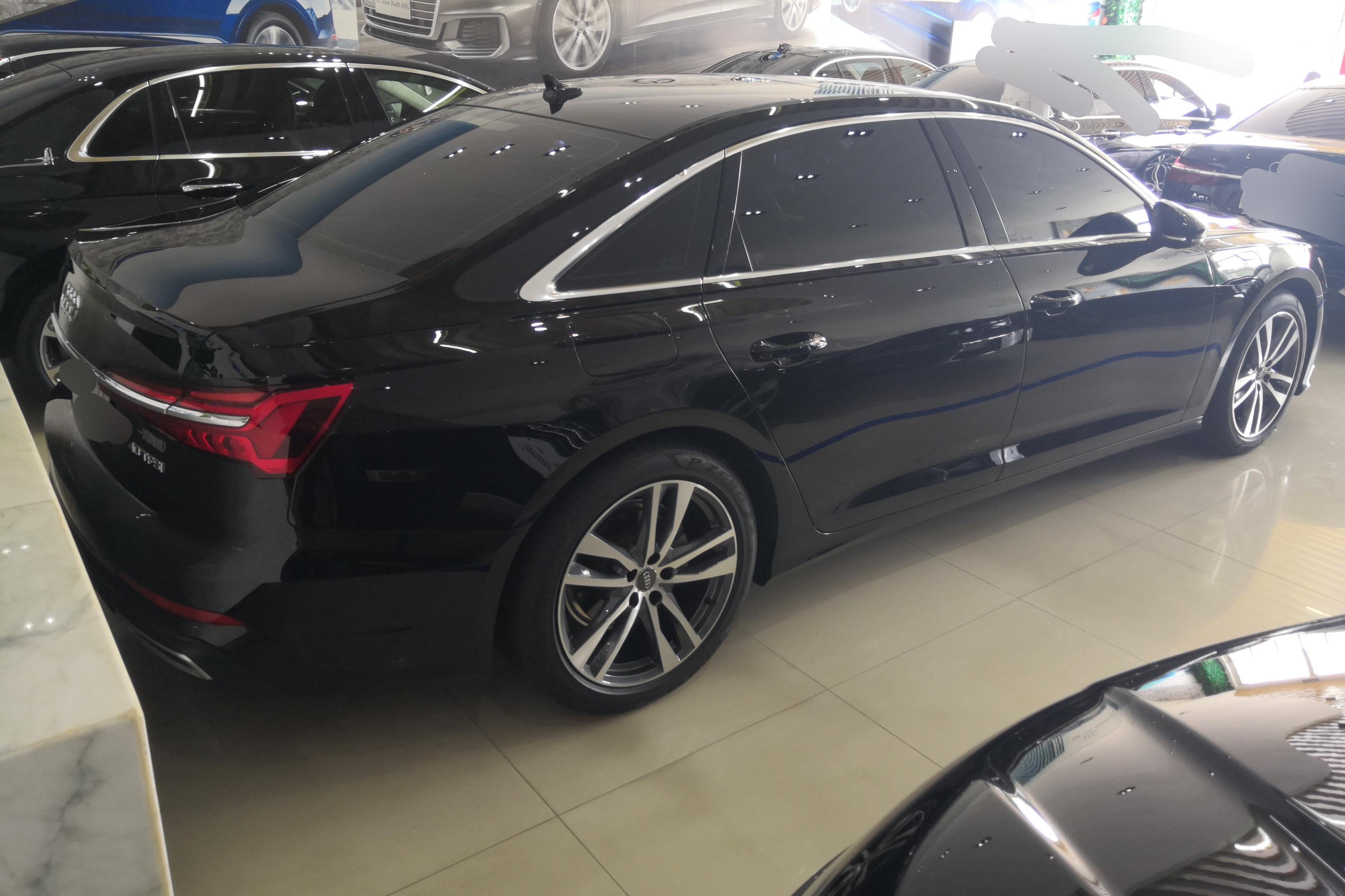 奥迪A6L 40TFSI 2019款 2.0T 自动 豪华动感型 (国Ⅵ) 