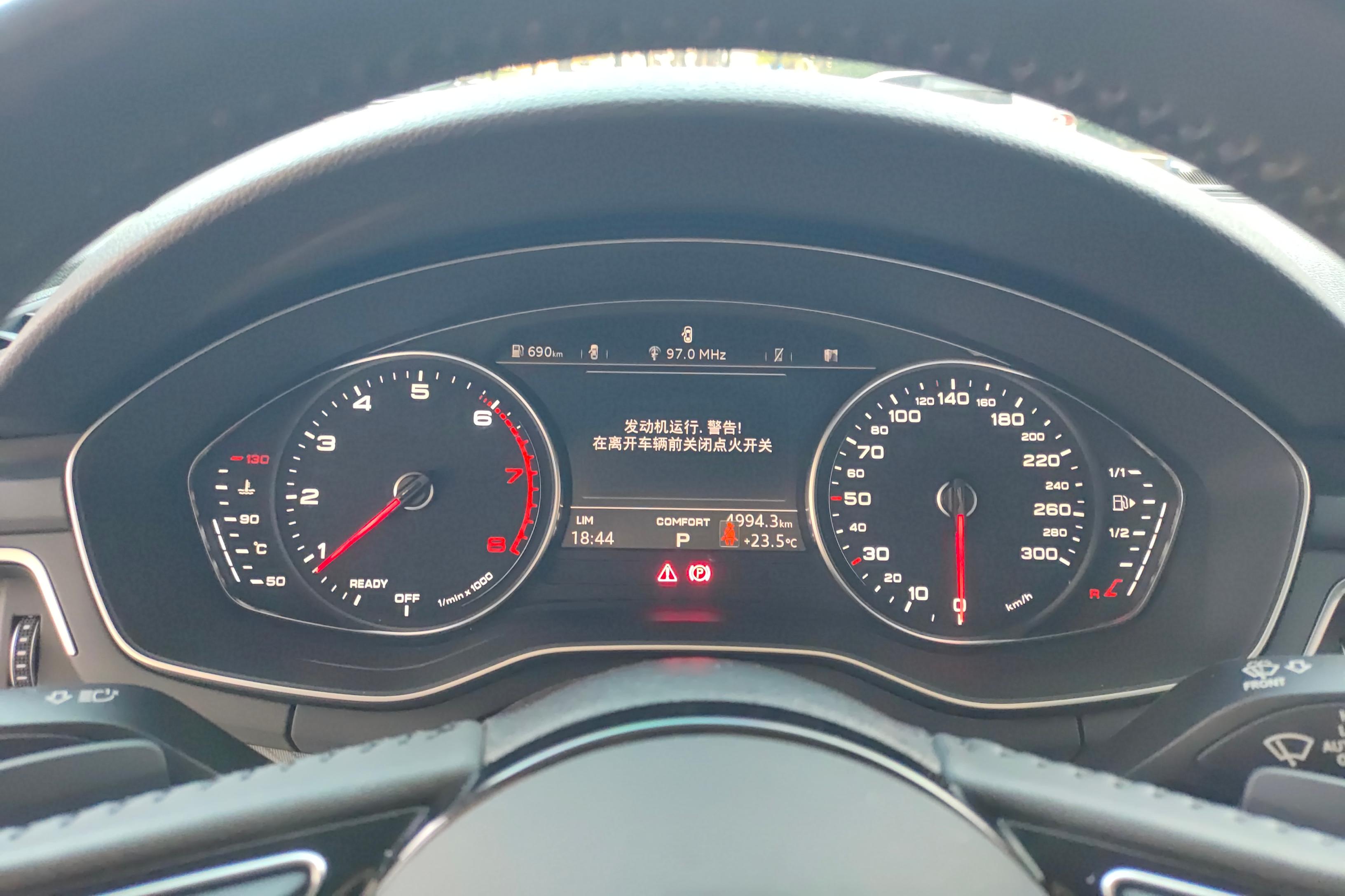 奥迪A4L 2017款 2.0T 自动 plus进取型 (国Ⅴ) 