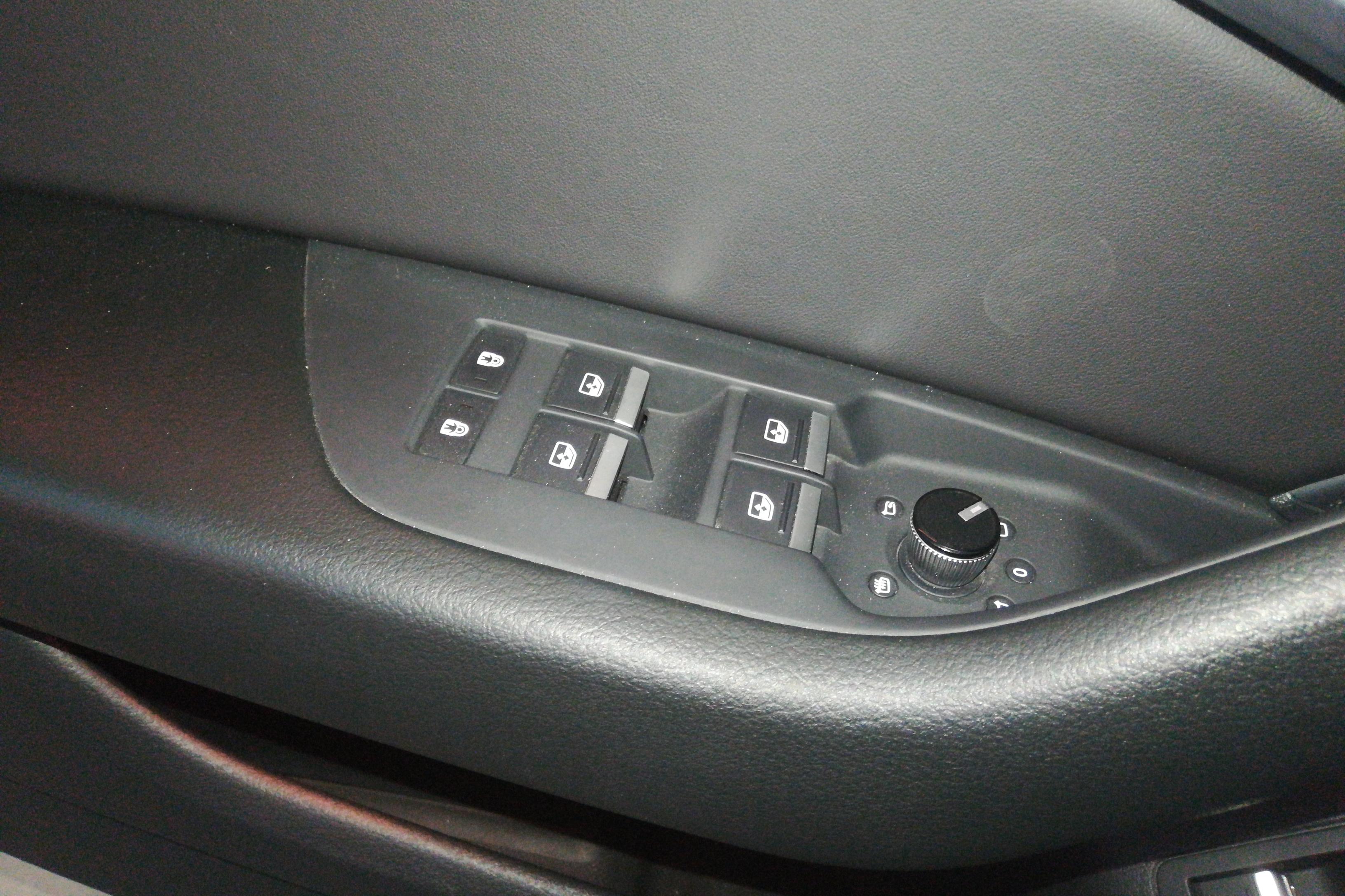 奥迪A6L 45TFSI 2022款 2.0T 自动 臻选动感型 (国Ⅵ) 