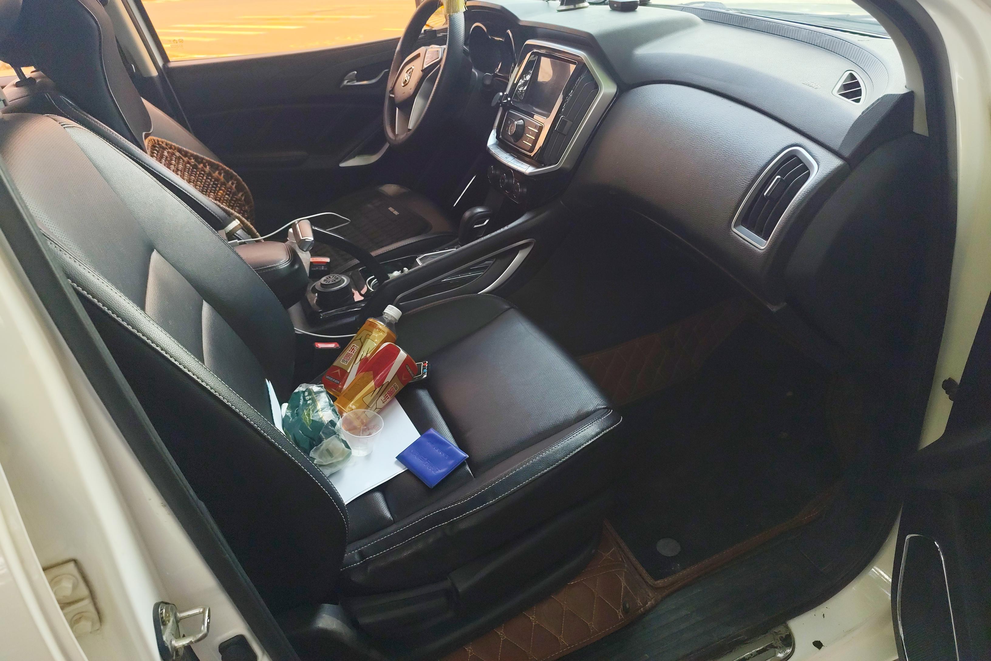 江铃驭胜 S350 2017款 2.0T 自动 后驱 豪华天窗版 (国Ⅴ) 