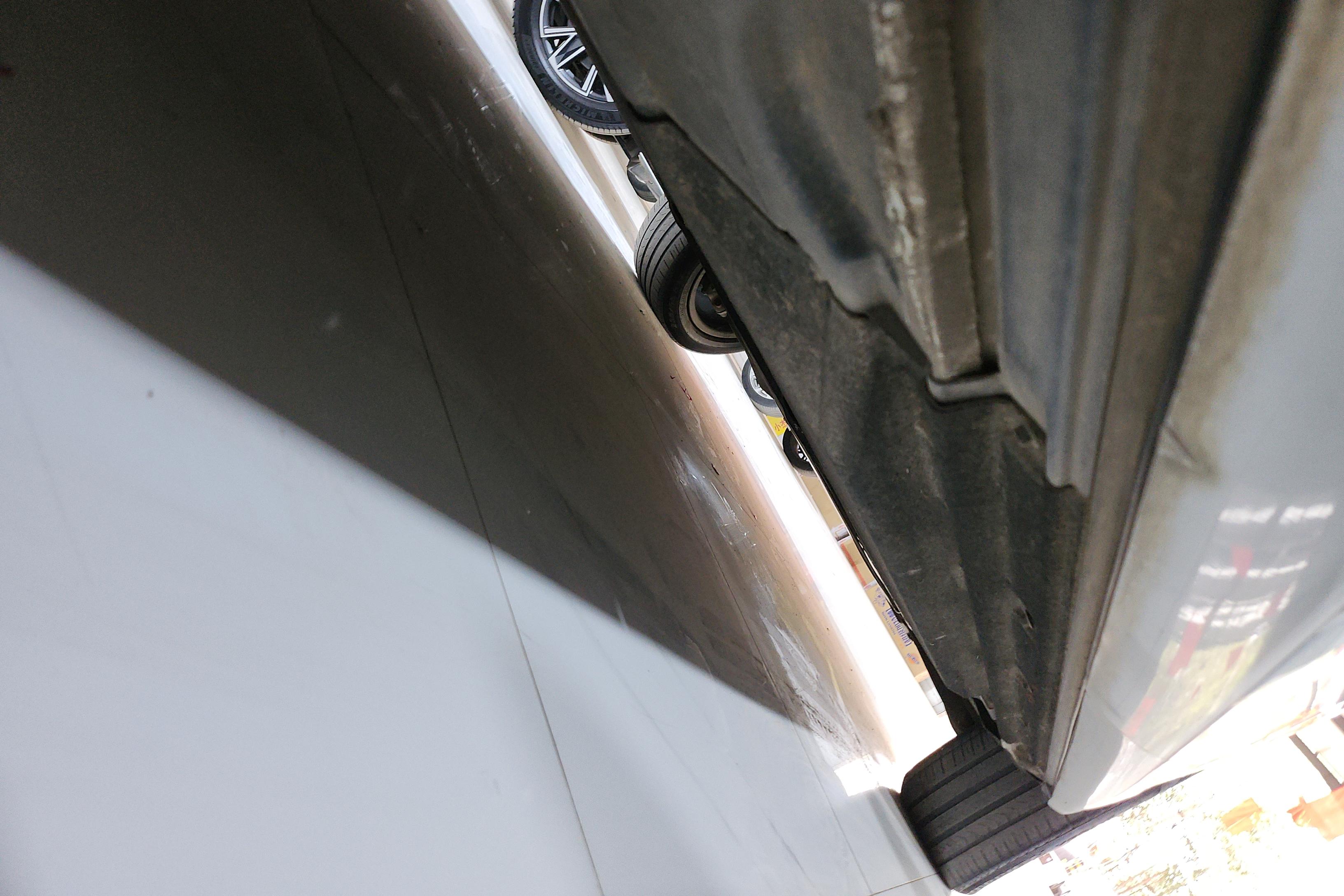 奥迪Q5L 40TFSI 2020款 2.0T 自动 荣享时尚型 (国Ⅵ) 