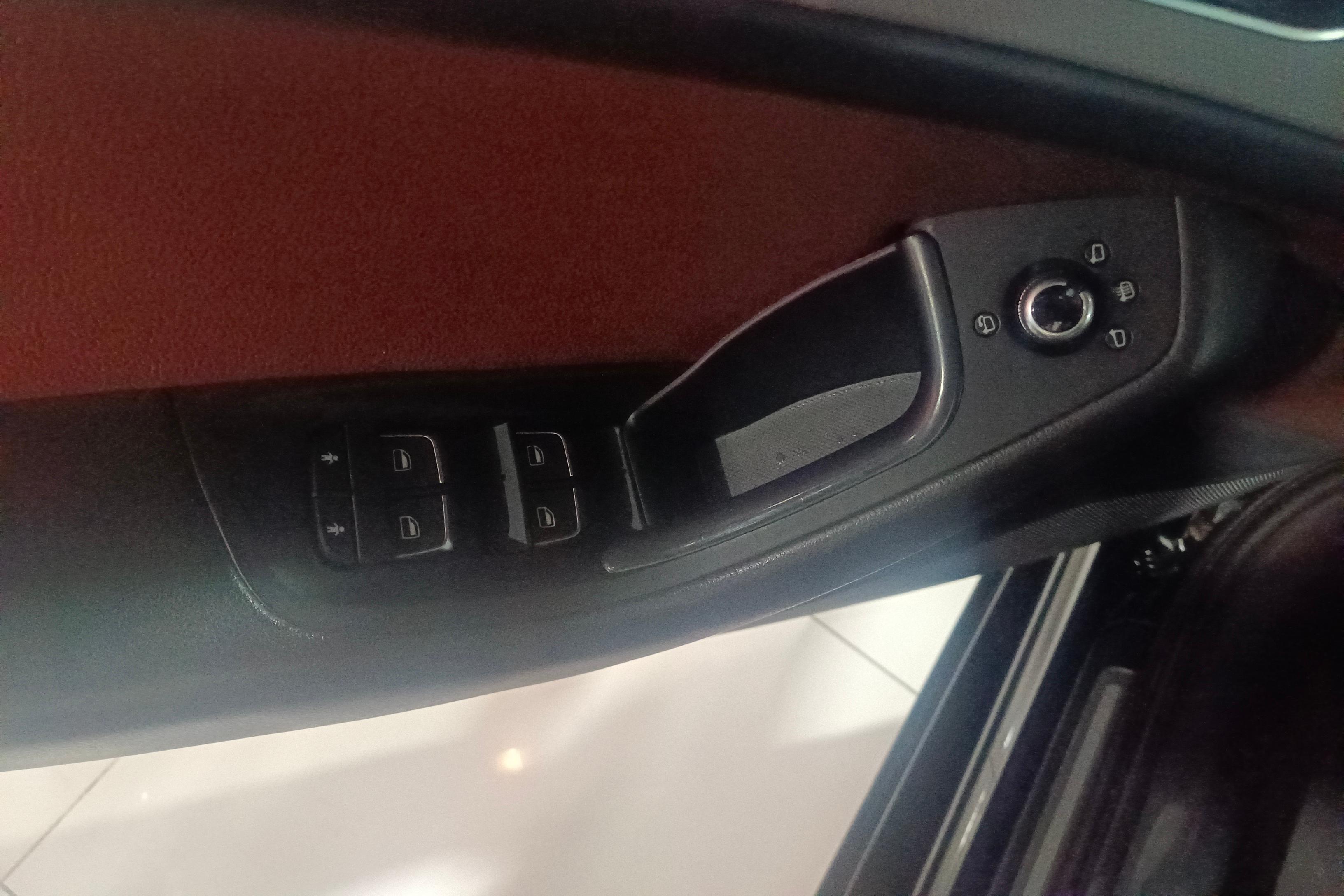 奥迪A6L TFSI 2016款 1.8T 自动 舒适型 (国Ⅴ) 
