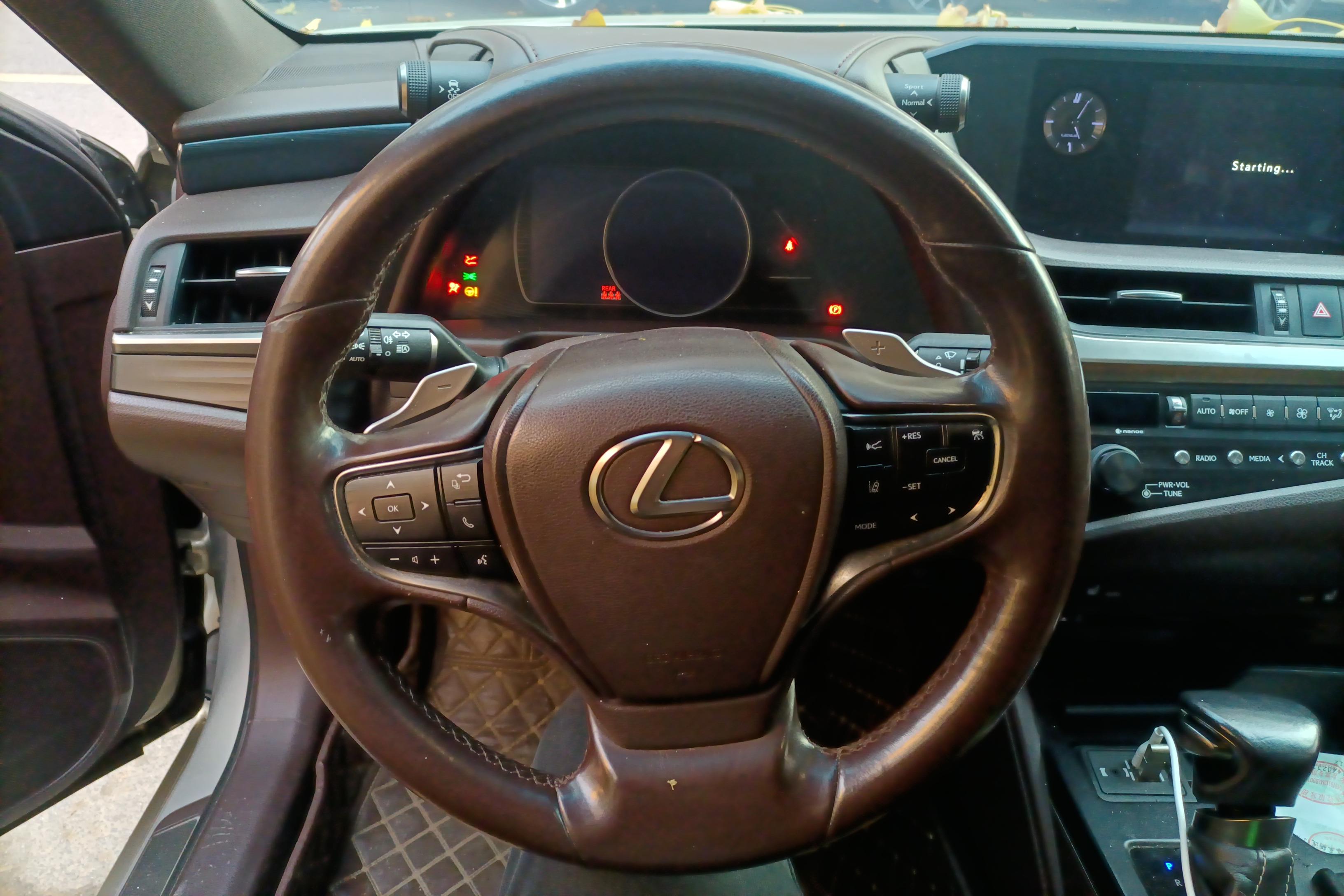 雷克萨斯ES 200 [进口] 2018款 2.0L 自动 卓越版 (国Ⅴ) 