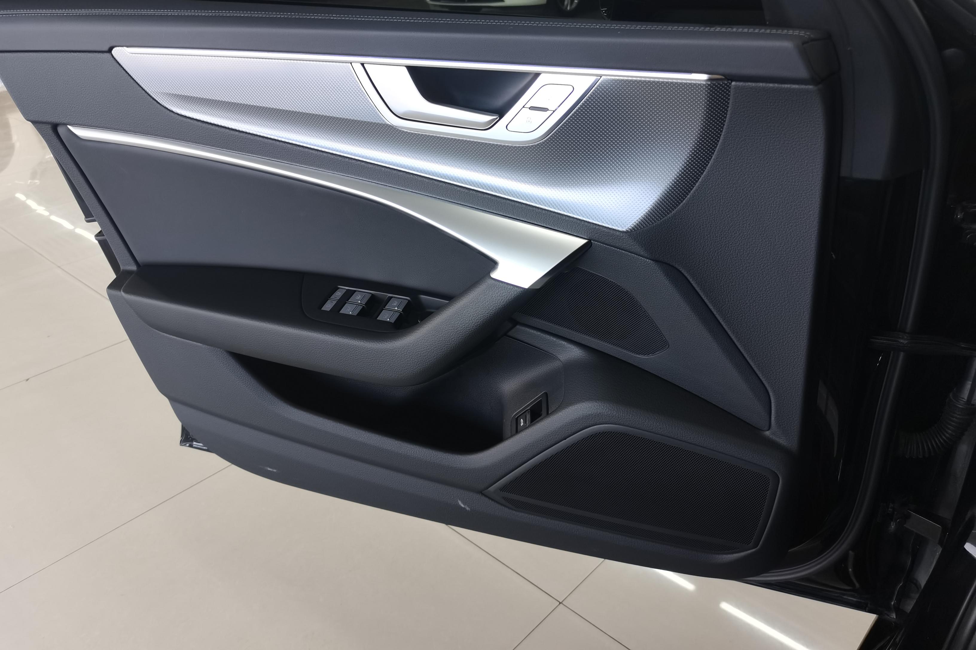 奥迪A6L 40TFSI 2023款 2.0T 自动 豪华动感型 (国Ⅵ) 