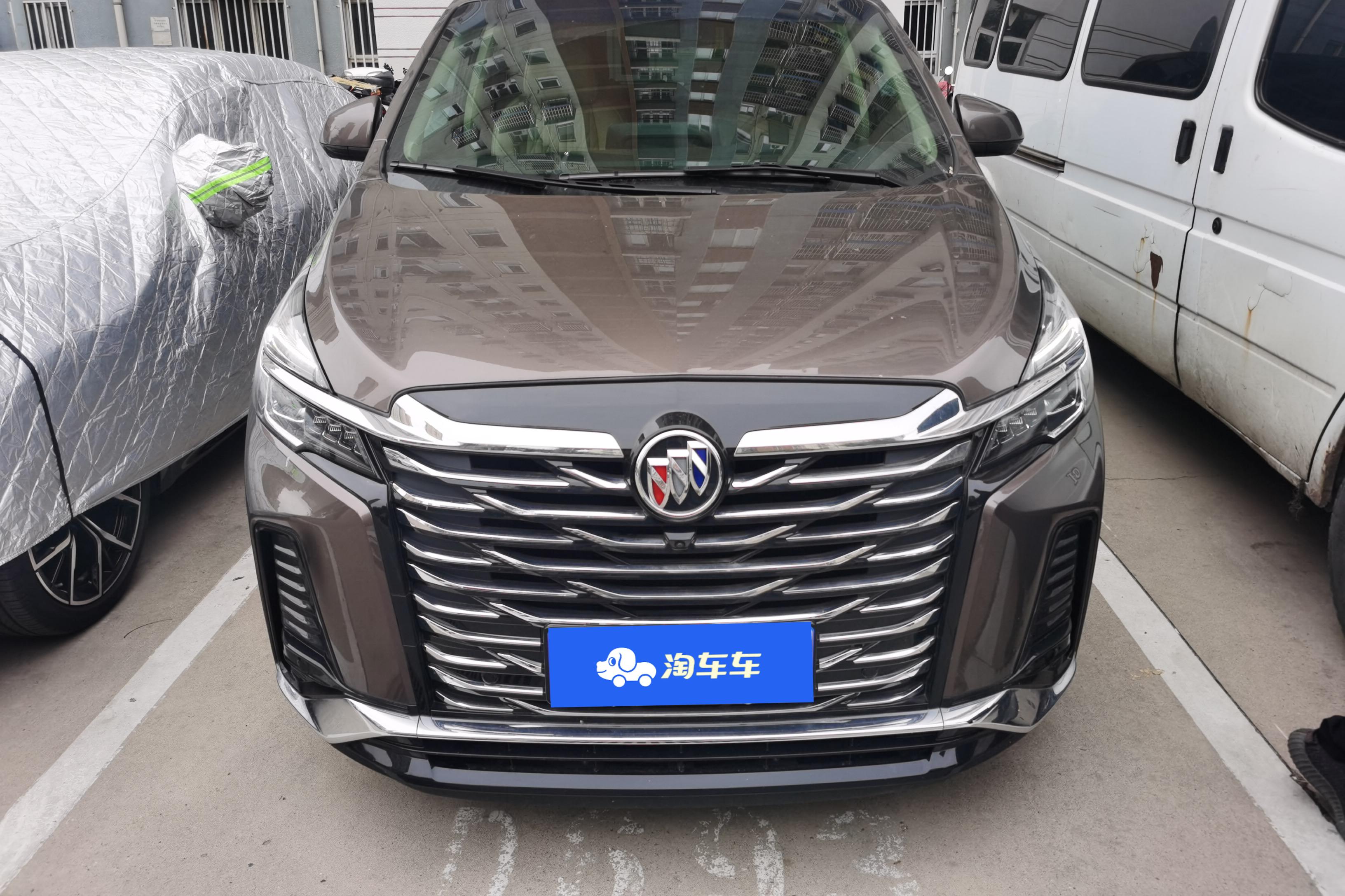【乌鲁木齐二手别克GL8】别克GL8 陆上公务舱 2023款 2.0T 自动 前驱 7座 改款652T豪华型