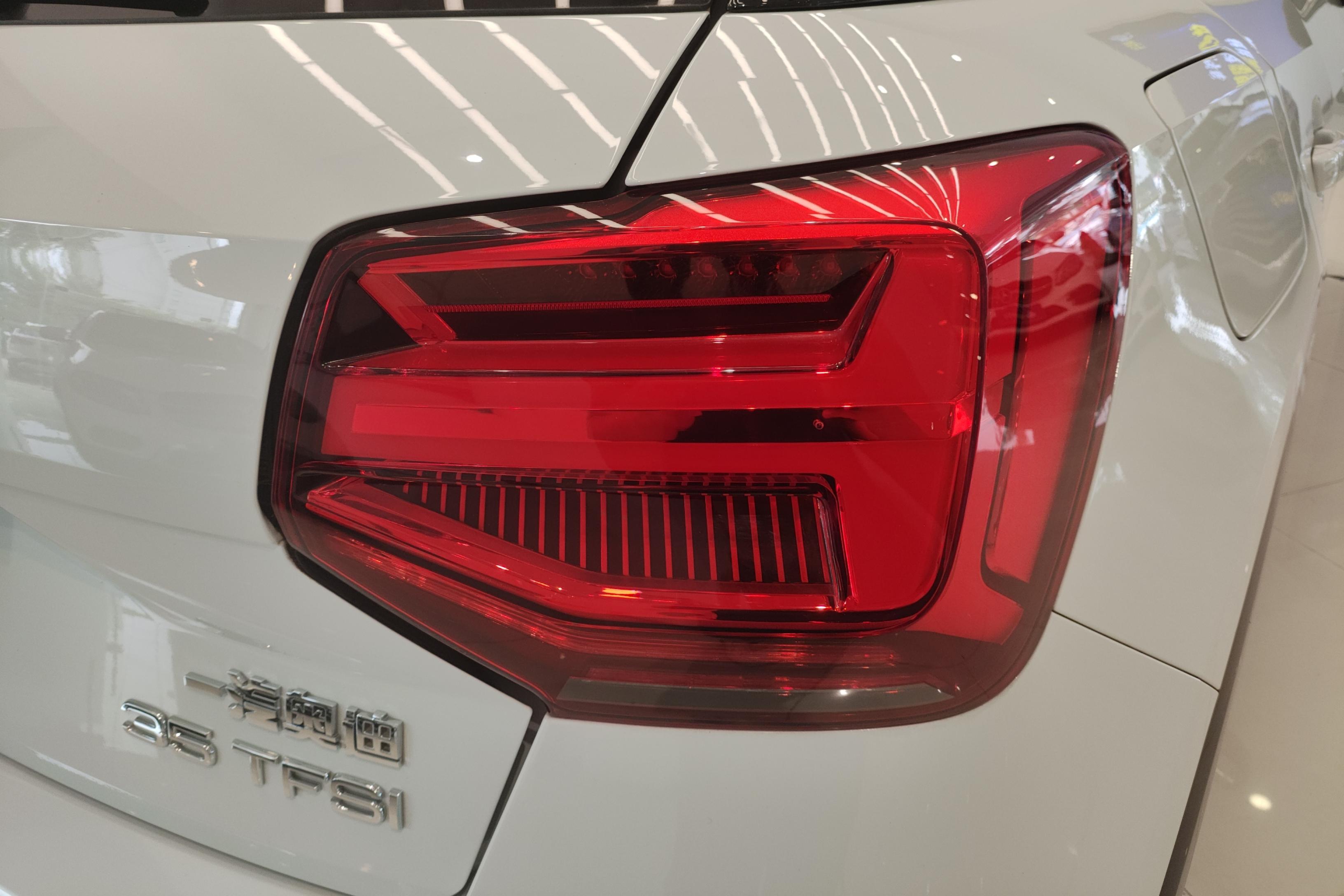 奥迪Q2L 35TFSI 2020款 1.4T 自动 时尚动感型 (国Ⅵ) 