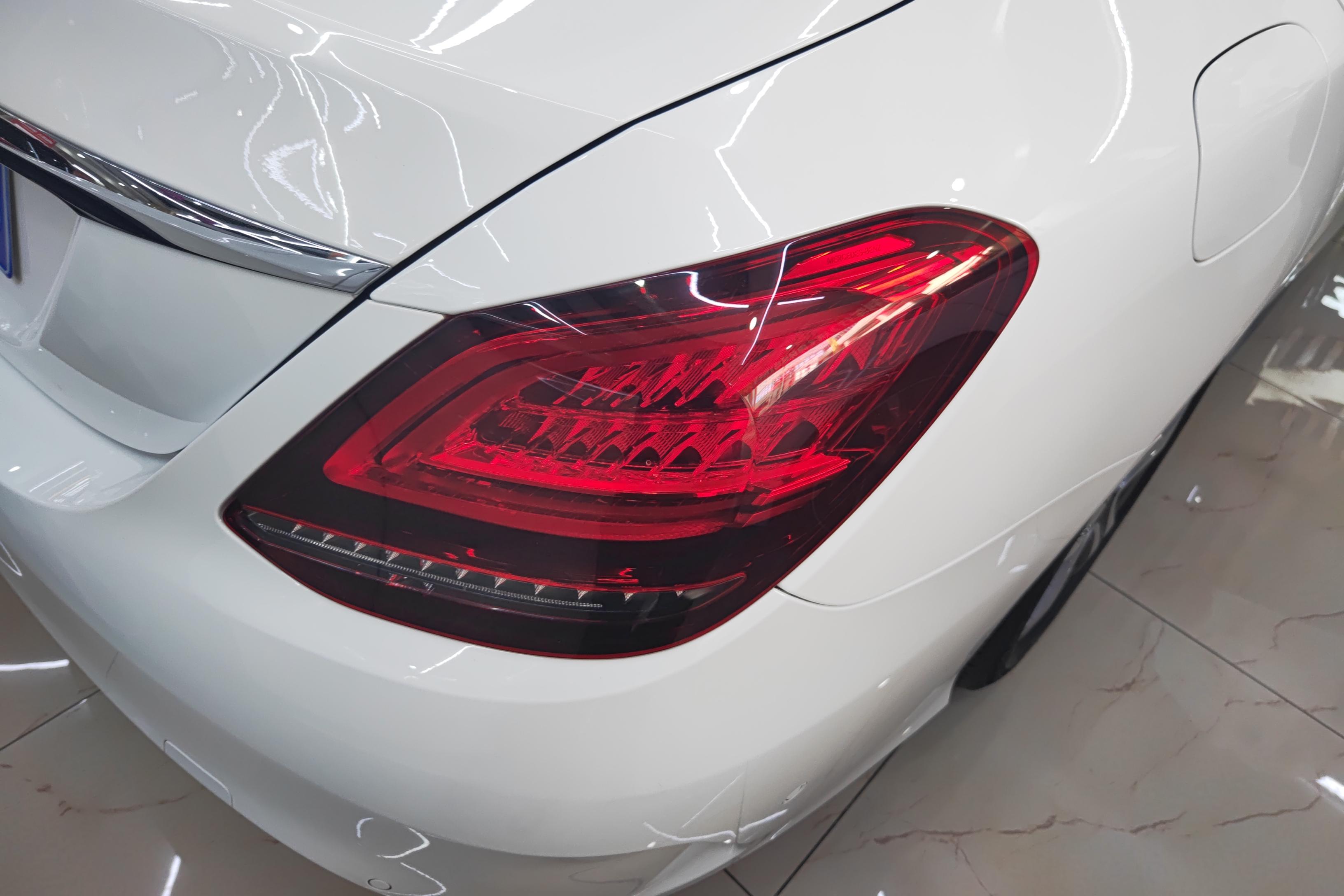奔驰C级 C260L 2020款 1.5T 自动 改款 (国Ⅵ) 