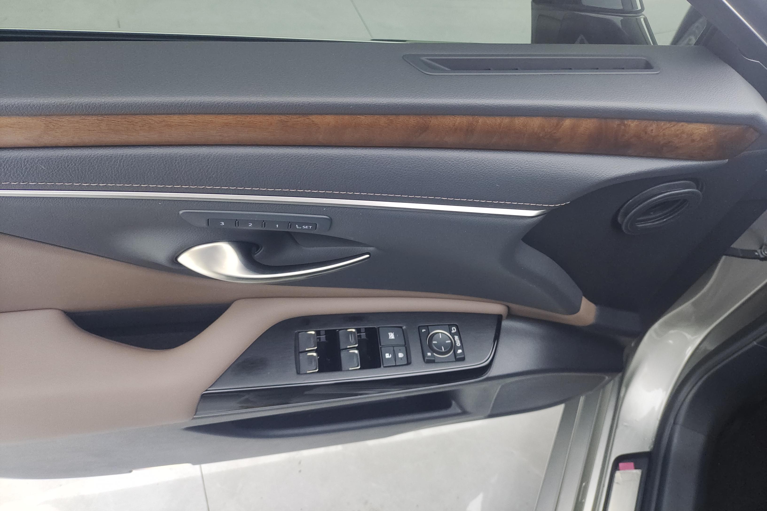 雷克萨斯ES 200 [进口] 2022款 2.0L 自动 豪华版 