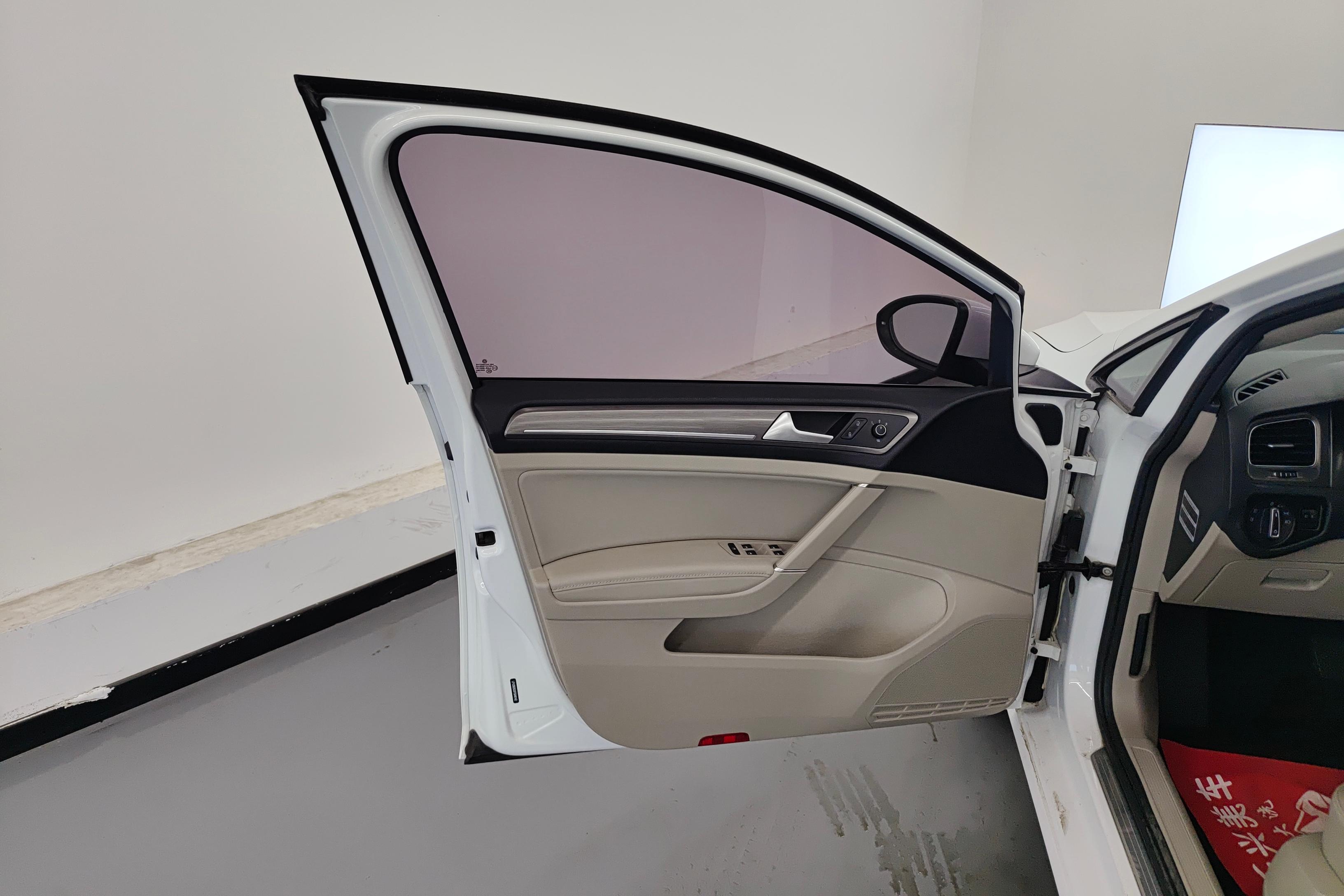 大众高尔夫 2015款 1.4T 自动 汽油 豪华型 (国Ⅳ) 