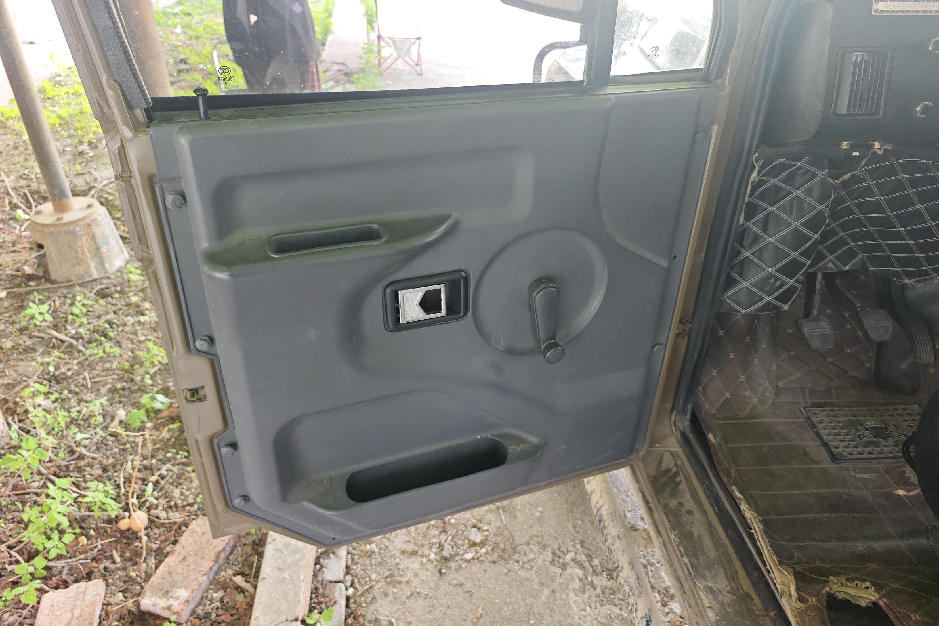 北汽制造212 2019款 1.5T 手动 四驱 方门 (国Ⅵ) 