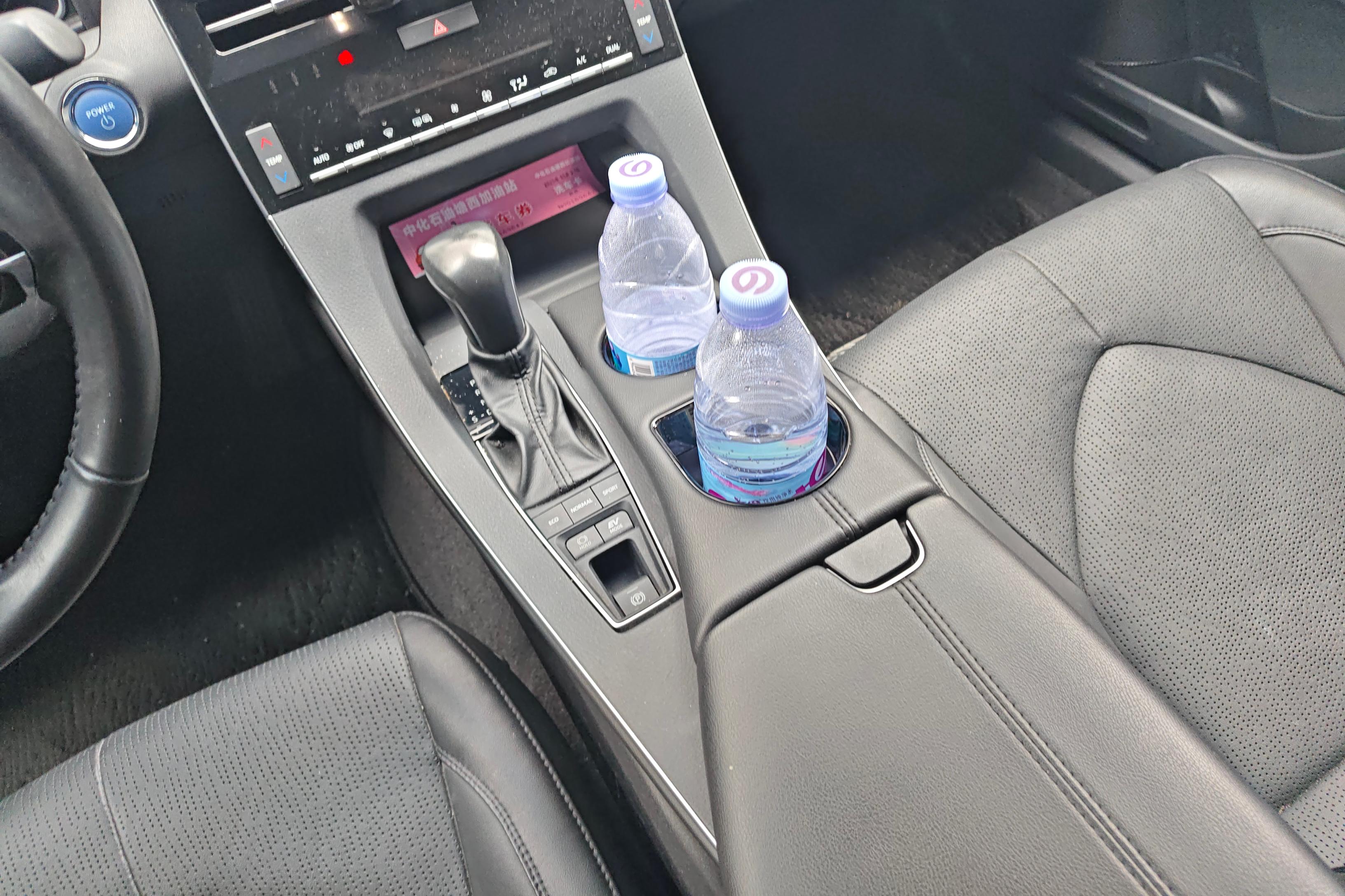 丰田亚洲龙 双擎 2019款 2.5L 自动 豪华版 (国Ⅵ) 