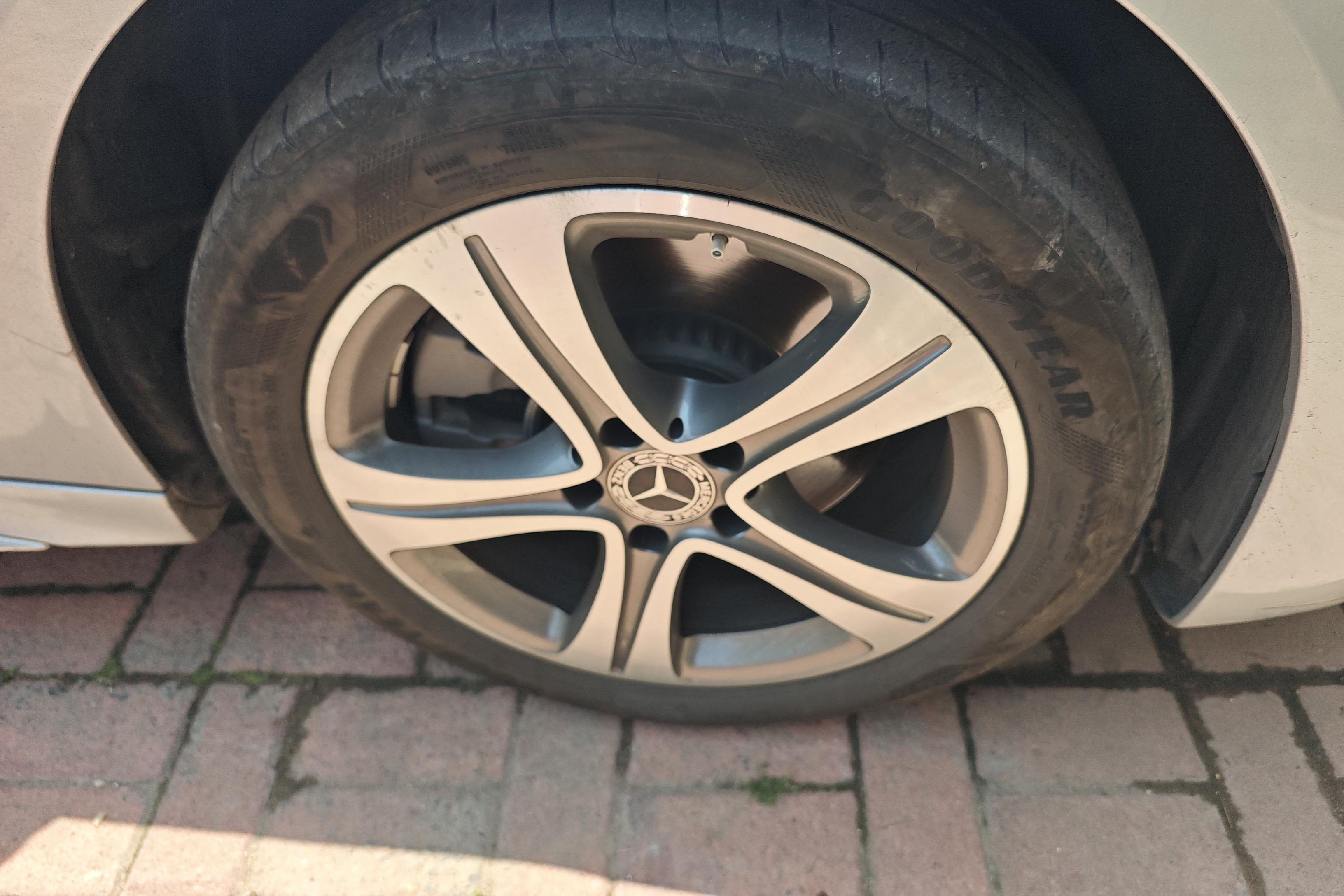奔驰C级 C200L 2022款 1.5T 自动 改款运动版 (国Ⅵ) 