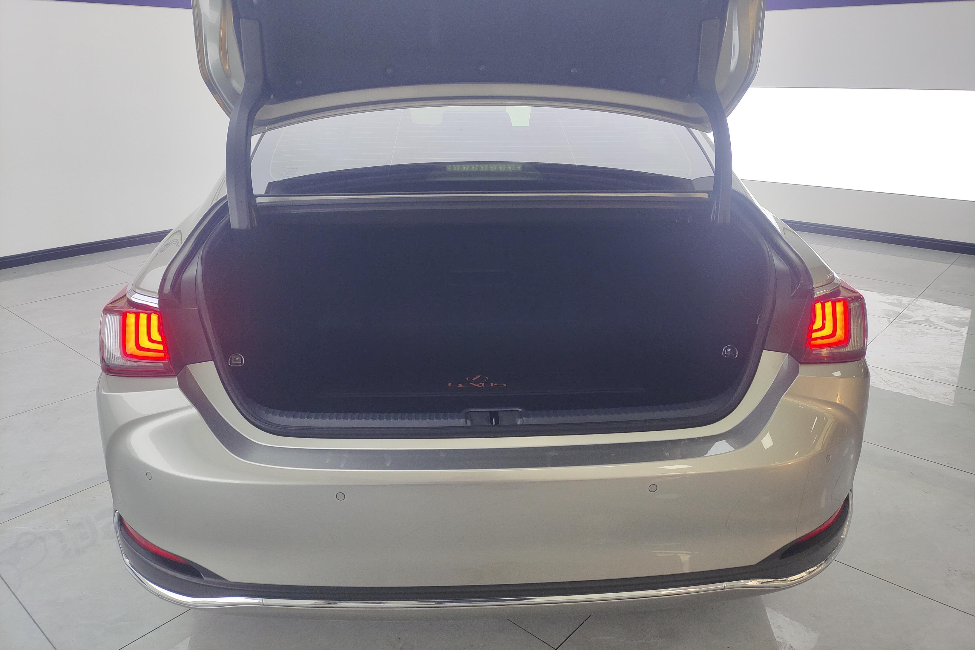 雷克萨斯ES 200 [进口] 2022款 2.0L 自动 豪华版 