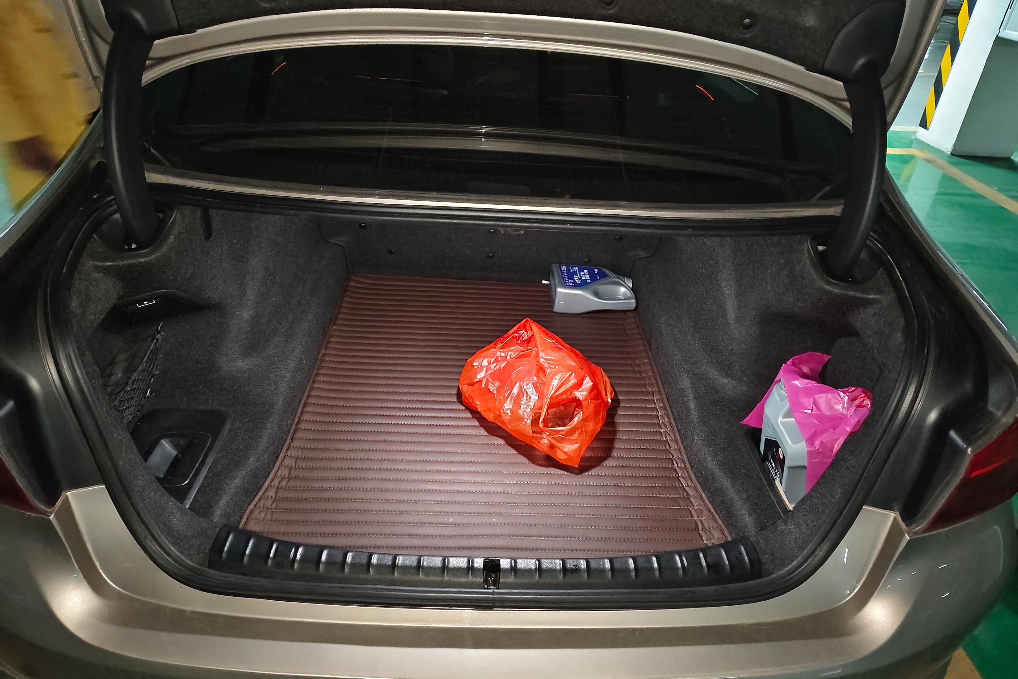 宝马5系 525Li 2018款 2.0T 自动 汽油 豪华套装 (国Ⅴ) 