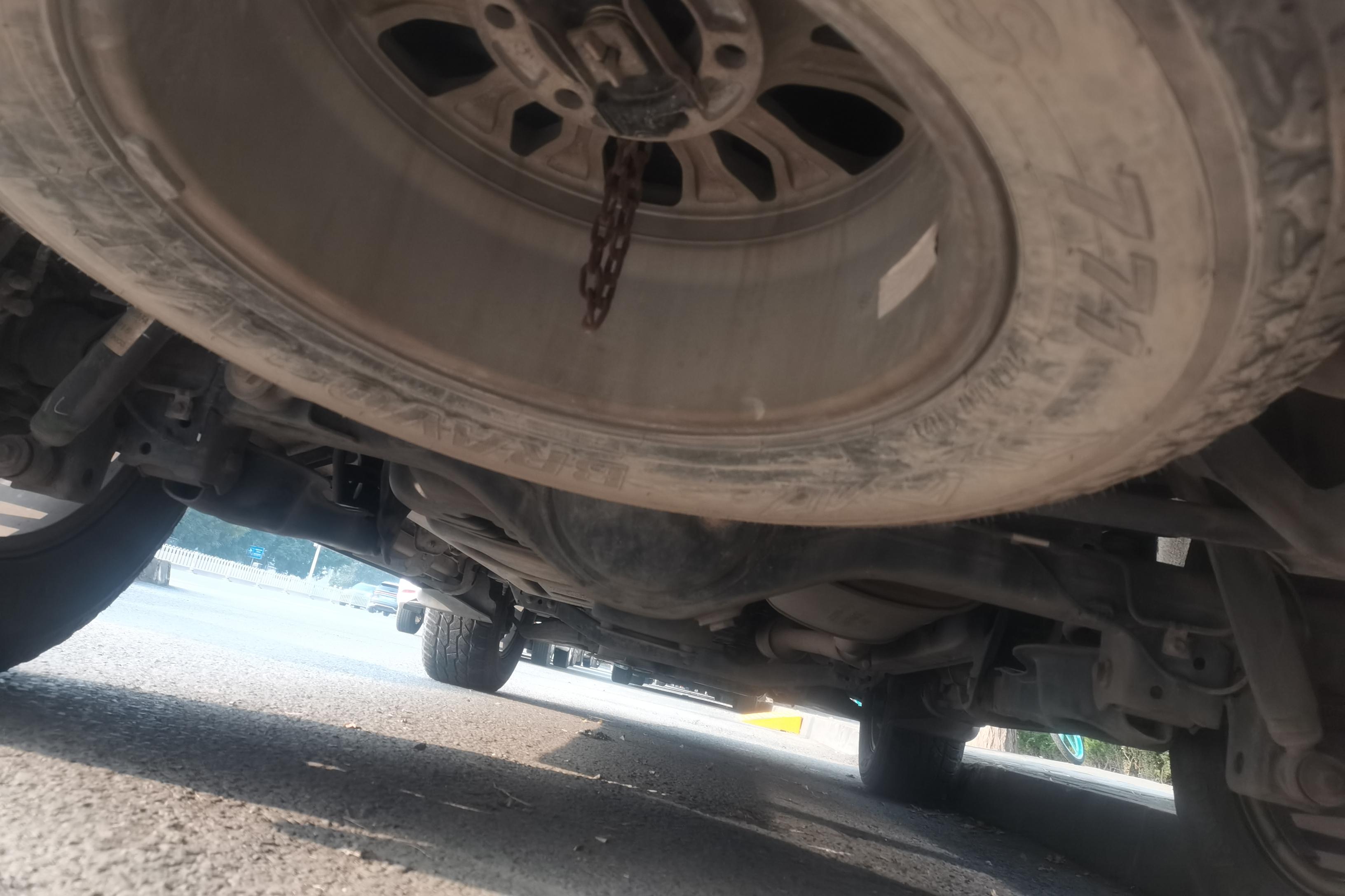 江铃驭胜 S350 2013款 2.4T 自动 后驱 豪华版 (国Ⅳ) 