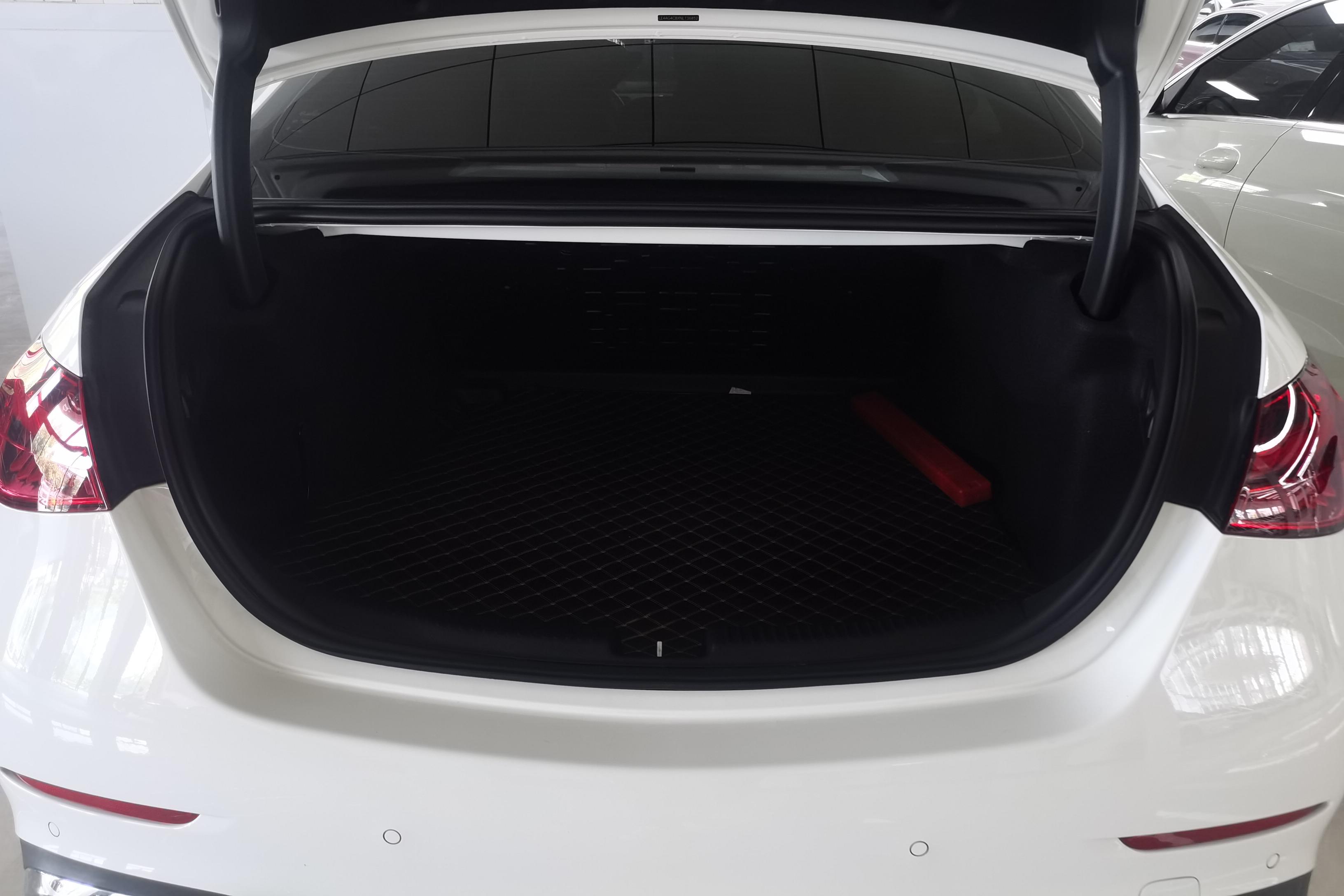 奔驰C级 C260L 2022款 1.5T 自动 改款运动版 (国Ⅵ) 