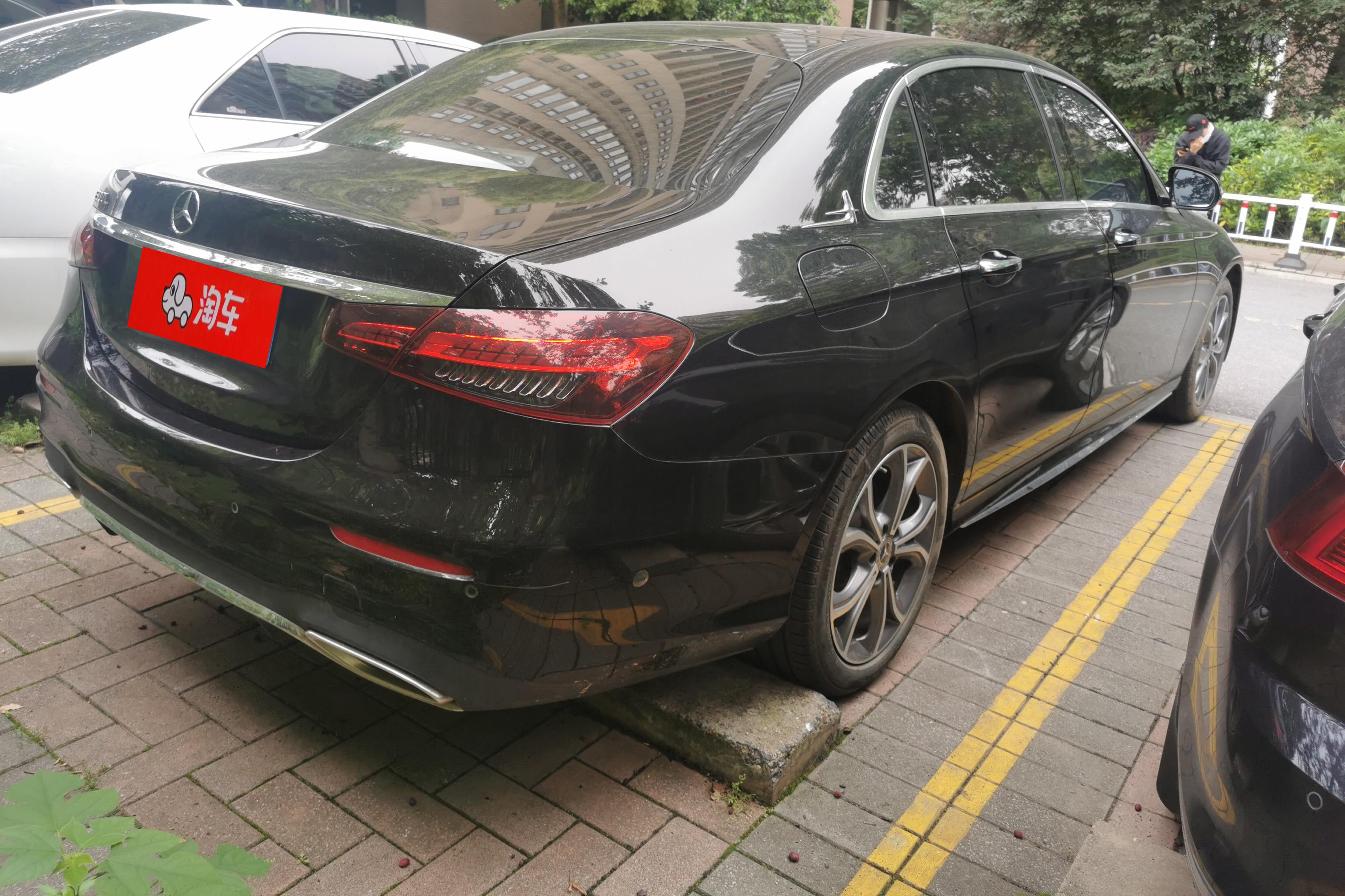 奔驰E级 E300L 2021款 2.0T 自动 汽油 运动尊贵型 (国Ⅵ) 