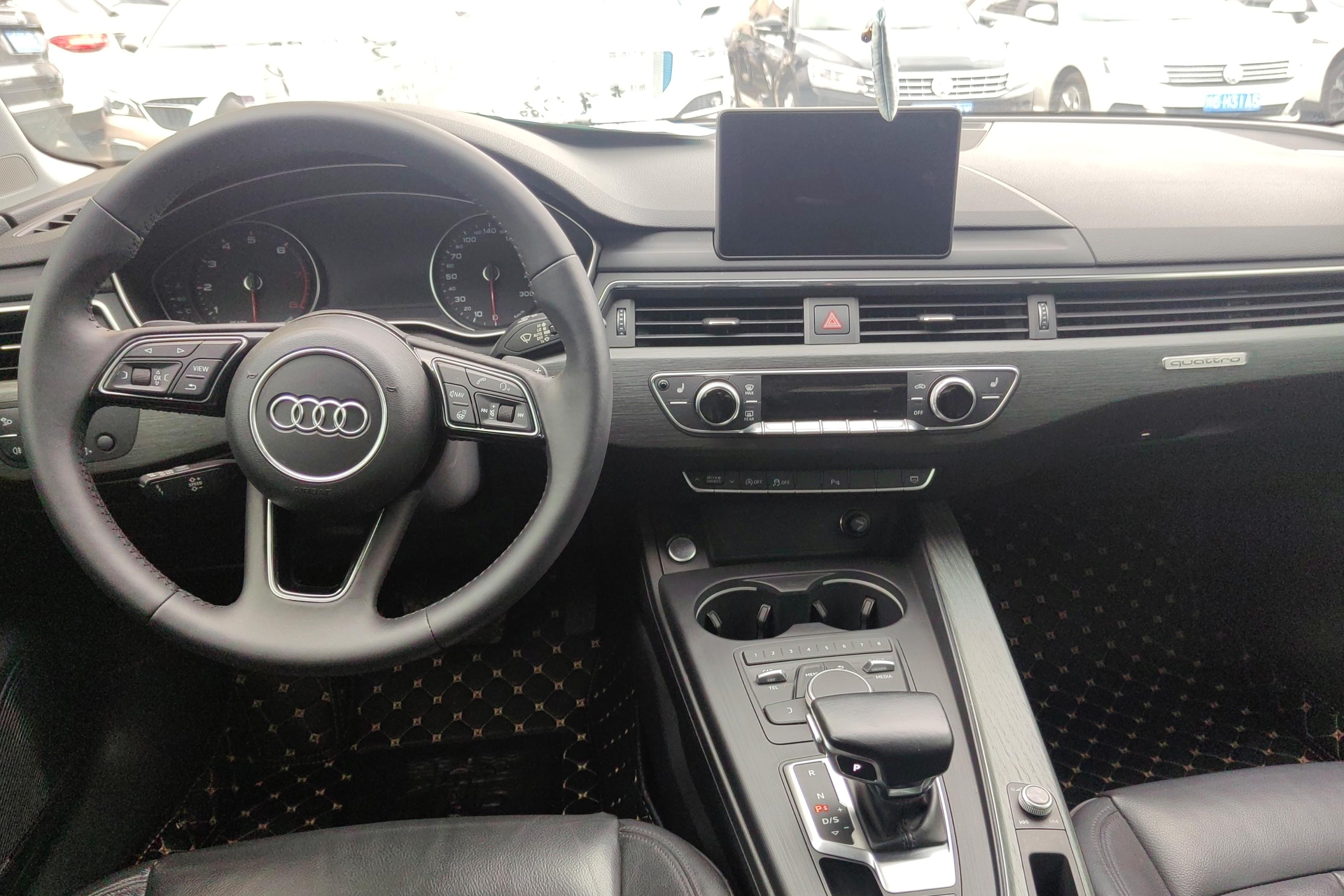 奥迪A4L 45TFSI 2017款 2.0T 自动 四驱 风尚型 (国Ⅴ) 