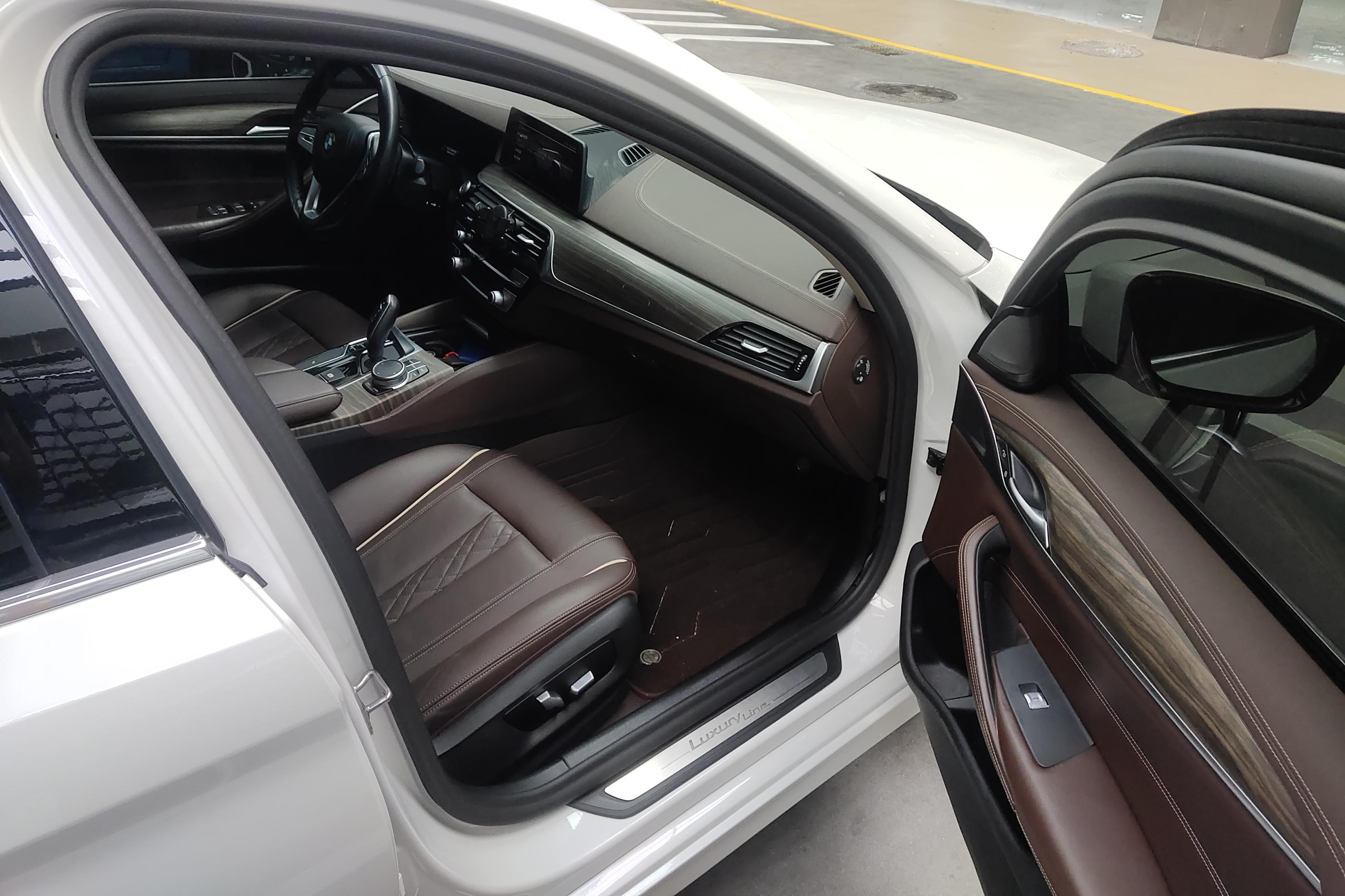 宝马5系 530Li 2020款 2.0T 自动 汽油 xDrive豪华套装 (国Ⅵ) 