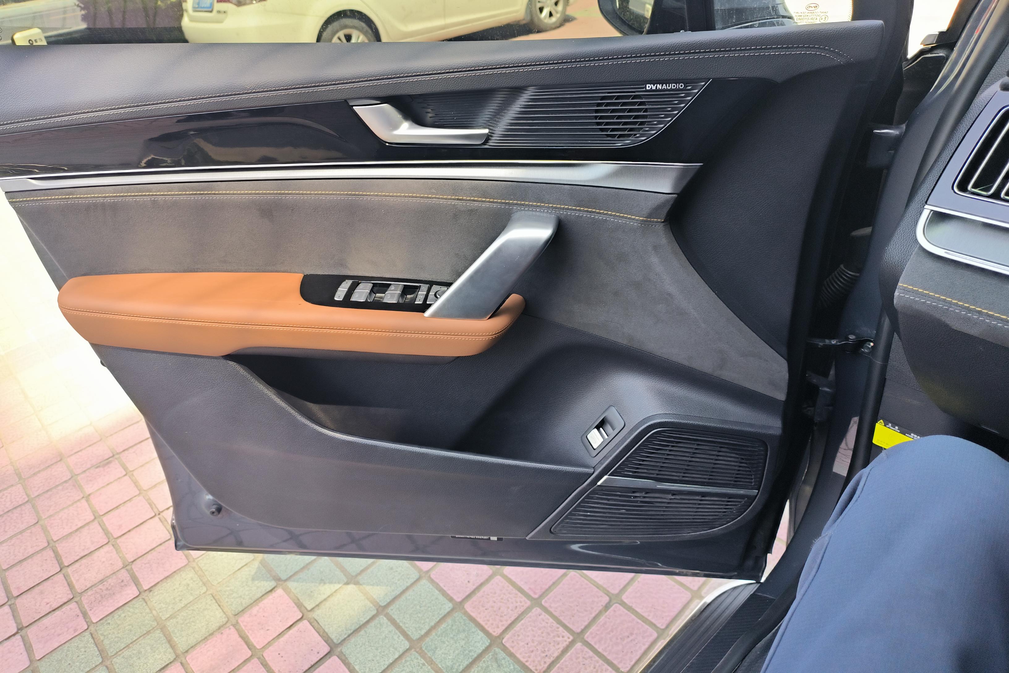 比亚迪唐DM i 2023款 1.5T 自动 冠军版112KM尊荣型 (国Ⅵ) 