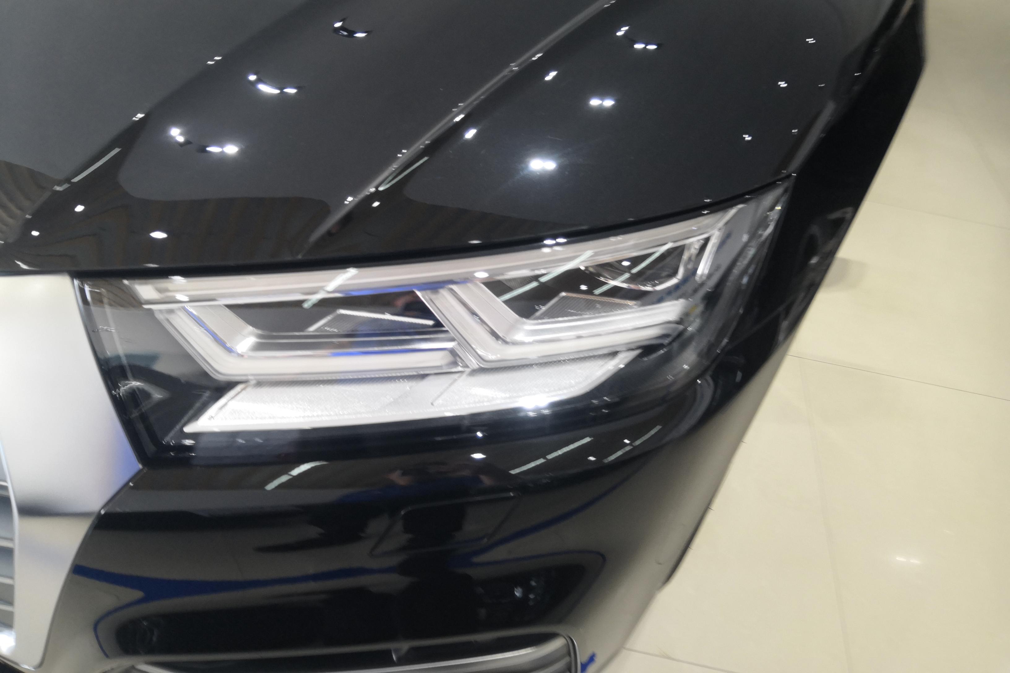 奥迪Q5L 40TFSI 2018款 2.0T 自动 荣享时尚型 (国Ⅵ) 