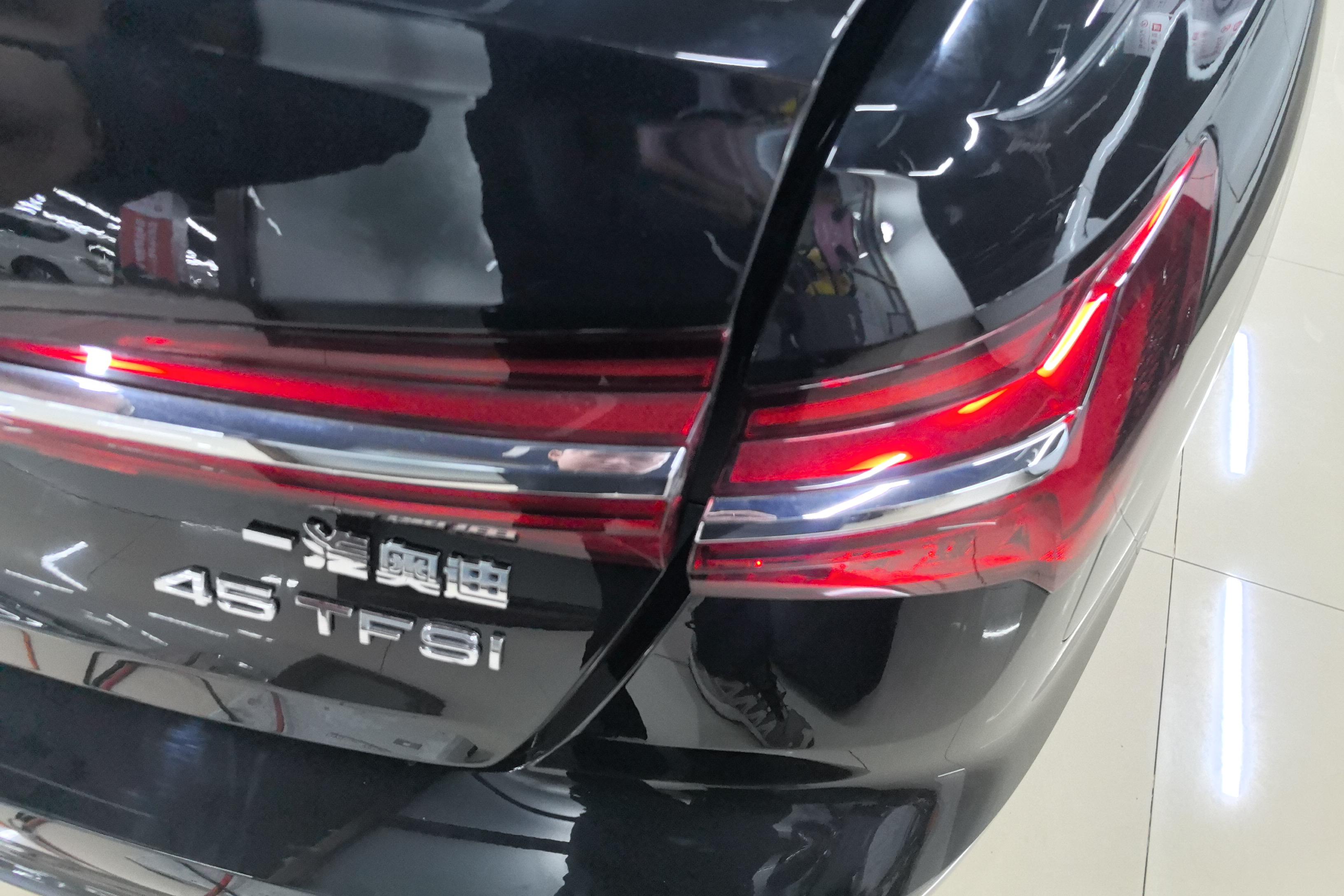 奥迪A6L 45TFSI 2022款 2.0T 自动 臻选动感型 (国Ⅵ) 