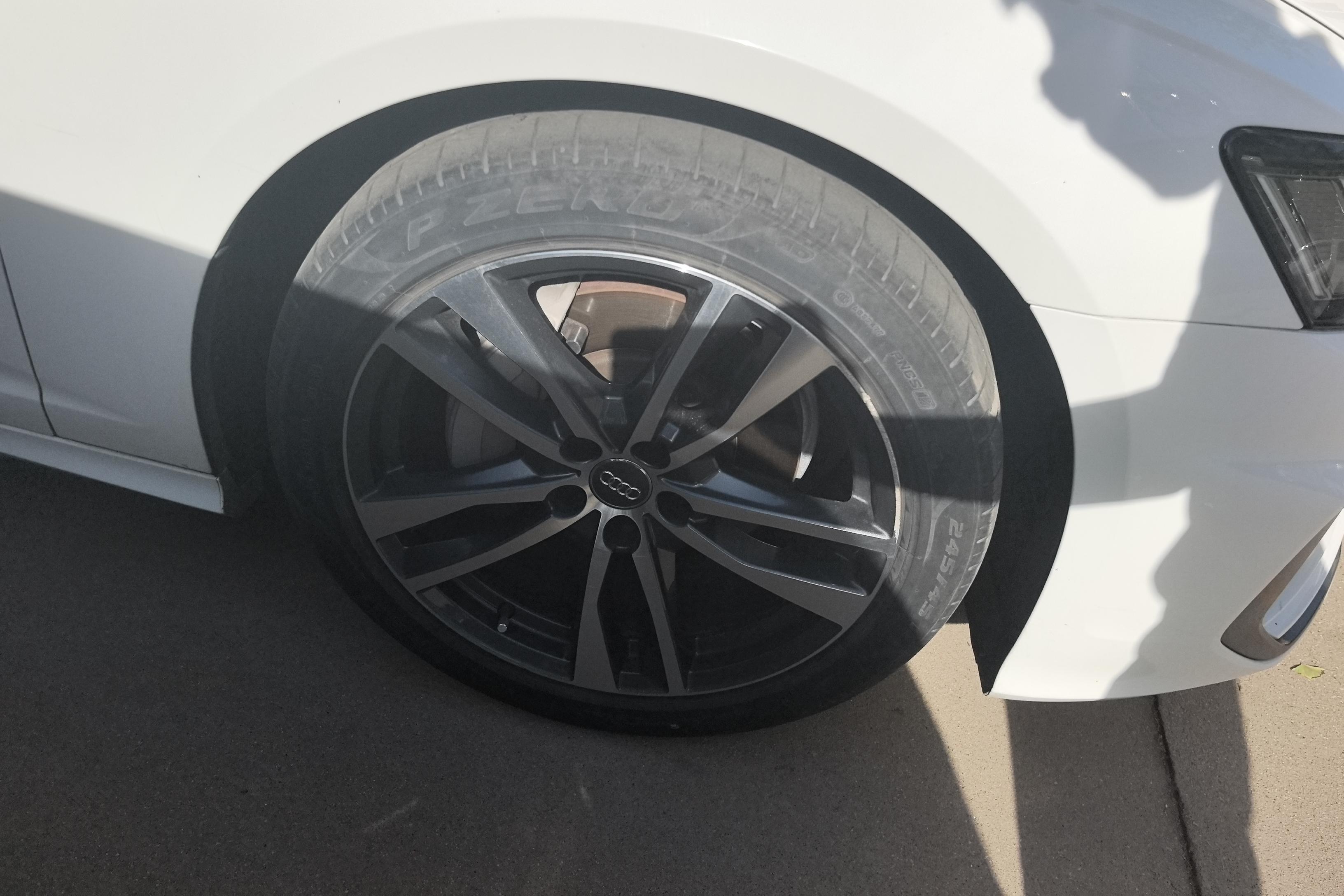 奥迪A6L 40TFSI 2020款 2.0T 自动 豪华动感型 (国Ⅵ) 