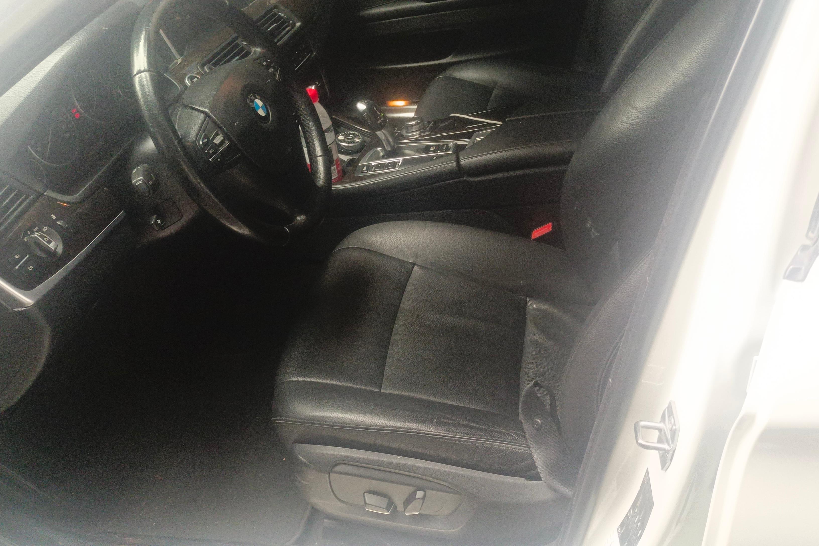 宝马5系 525Li 2014款 2.0T 自动 汽油 领先型 (国Ⅳ) 