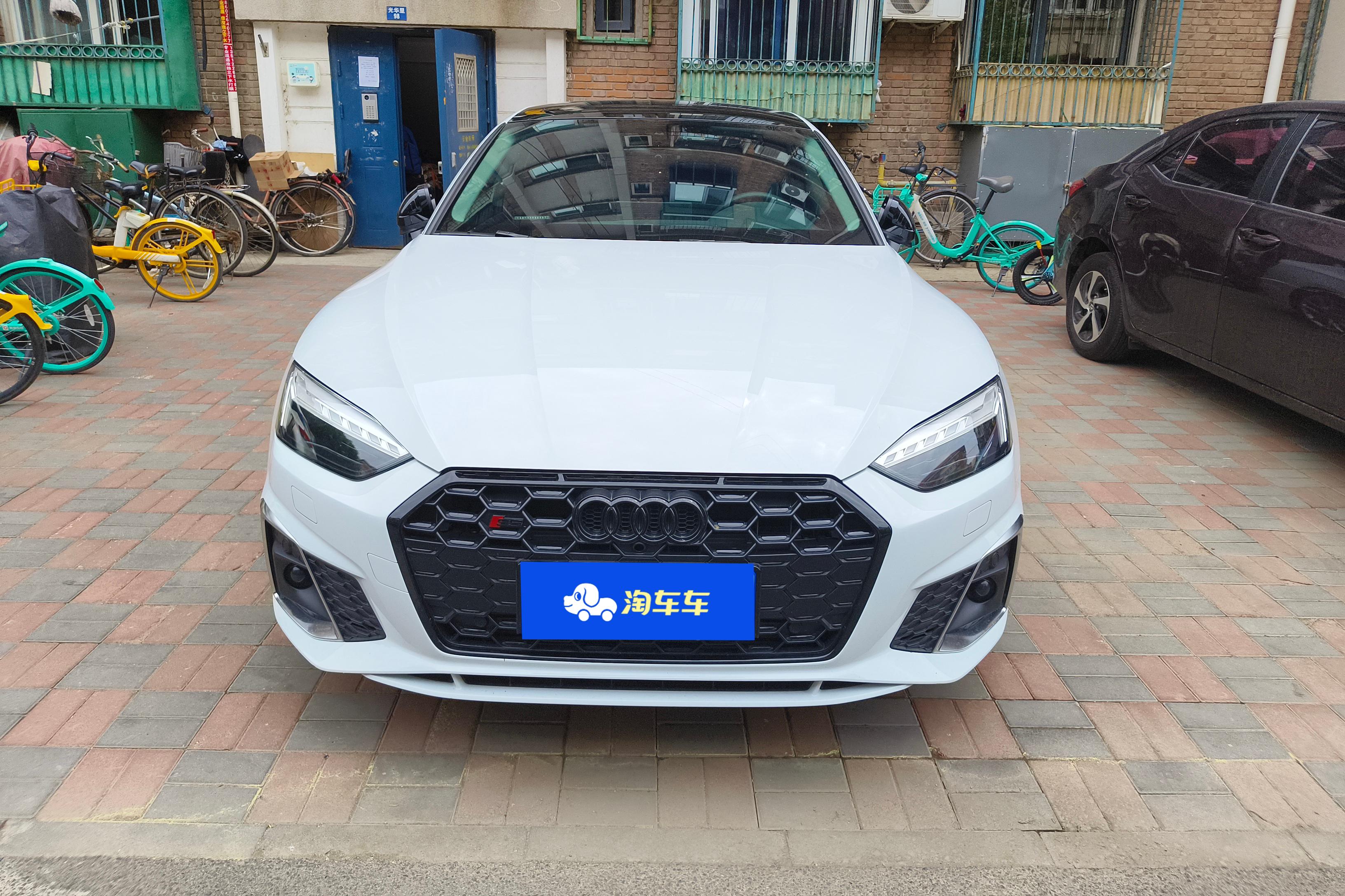 奥迪A5掀背 40TFSI [进口] 2023款 2.0T 自动 汽油 时尚动感型 