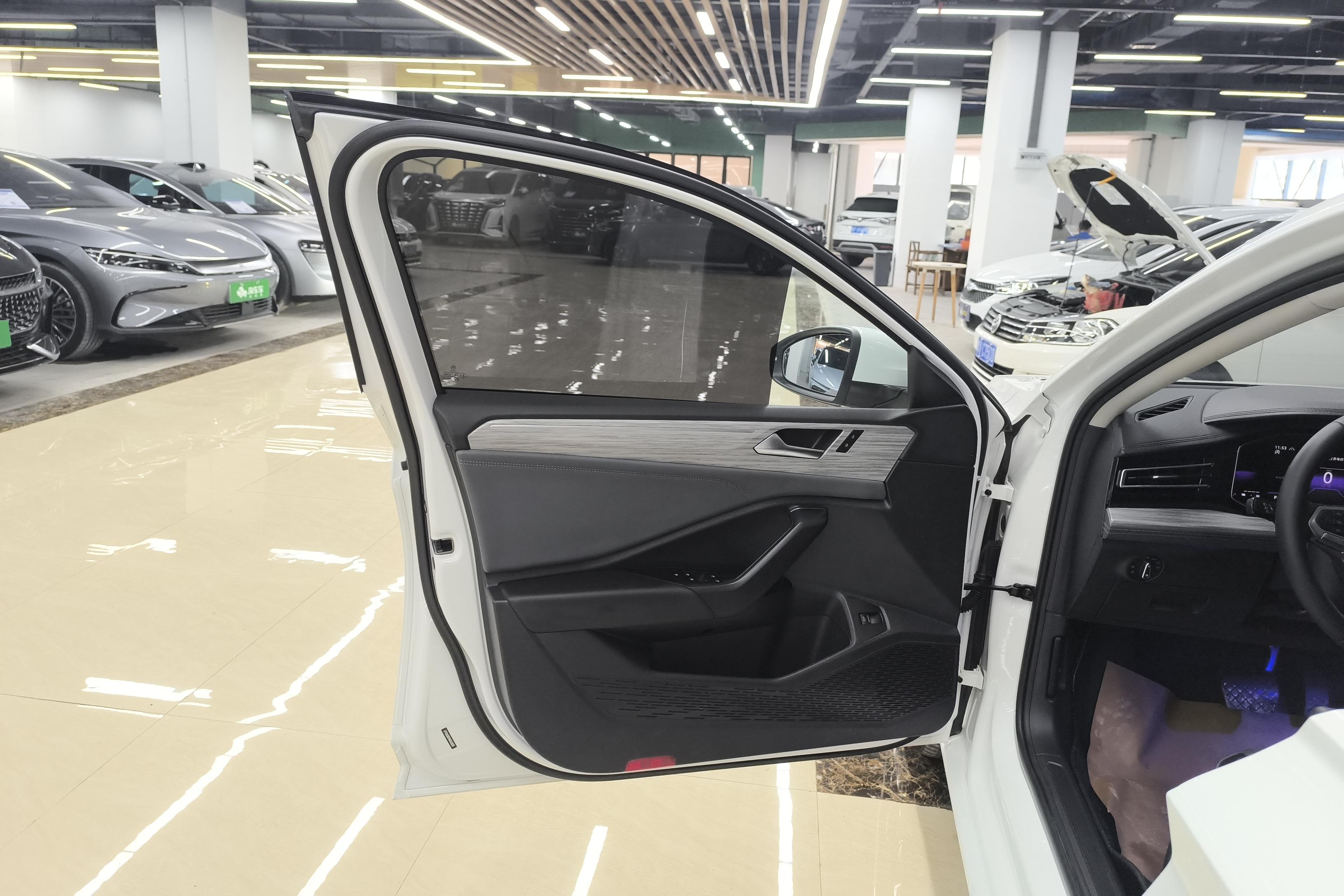 大众速腾 2023款 1.4T 自动 280TSI超越Lite版 (国Ⅵ) 