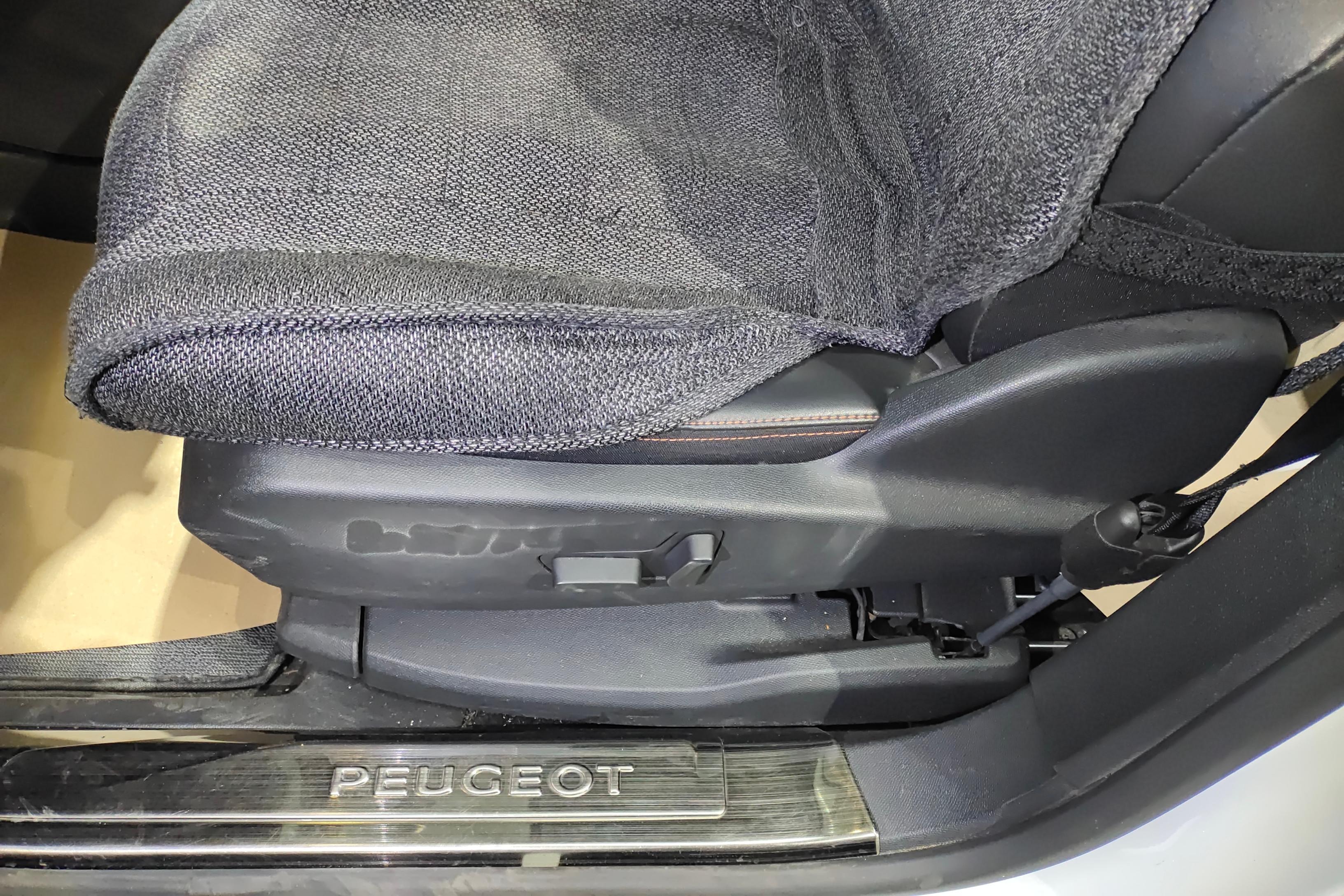 标致4008 2018款 1.6T 自动 350THP精英版 (国Ⅴ) 