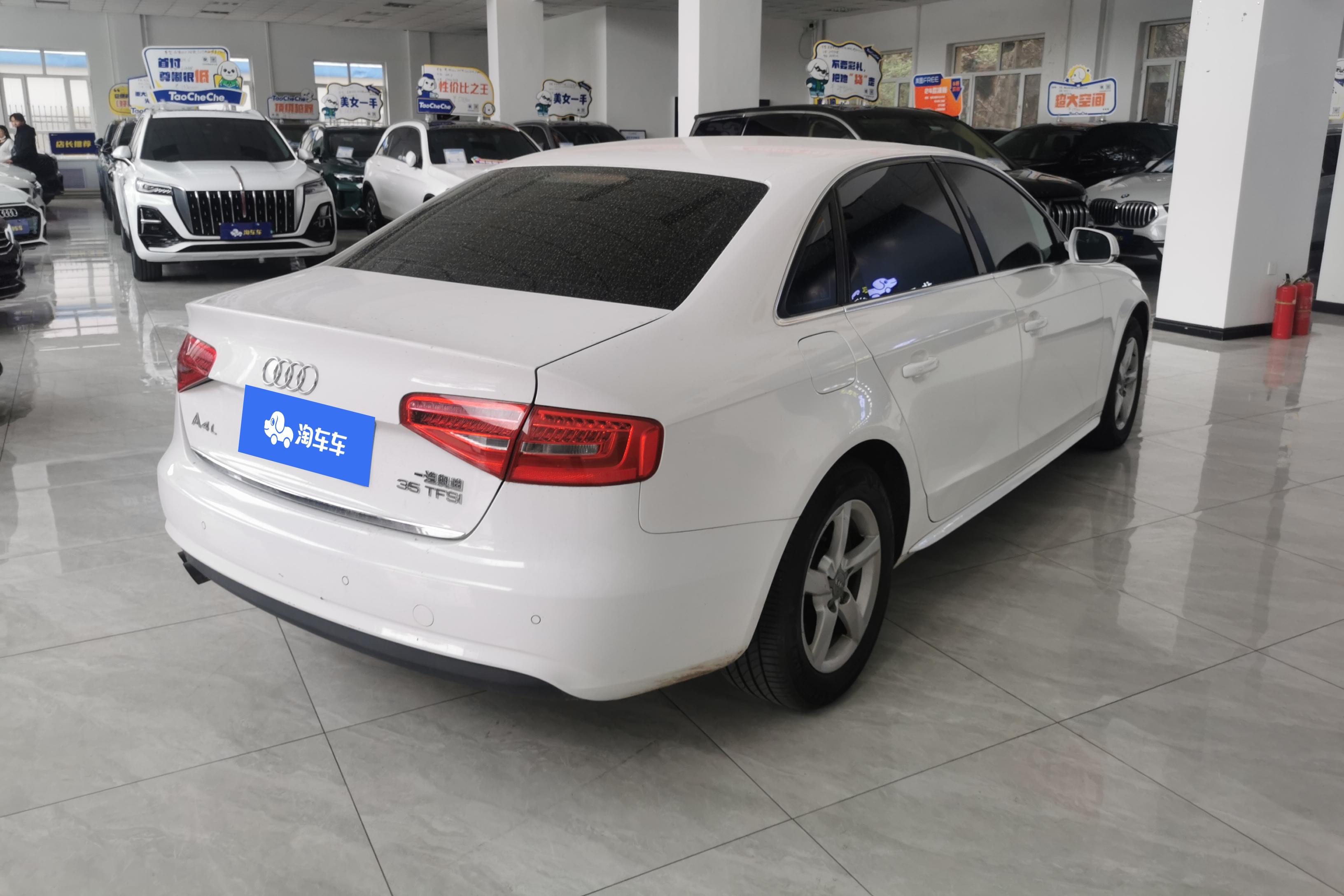 奥迪A4L 2013款 2.0T 自动 舒适型 (国Ⅳ) 