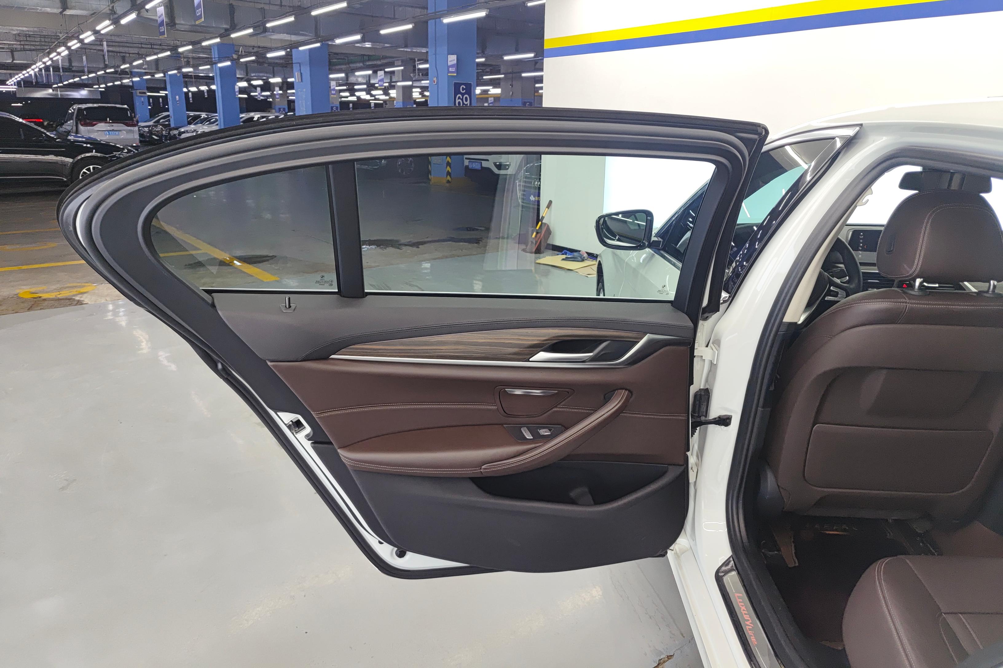宝马5系 530Li 2018款 2.0T 自动 汽油 xDrive豪华套装改款 (国Ⅴ) 