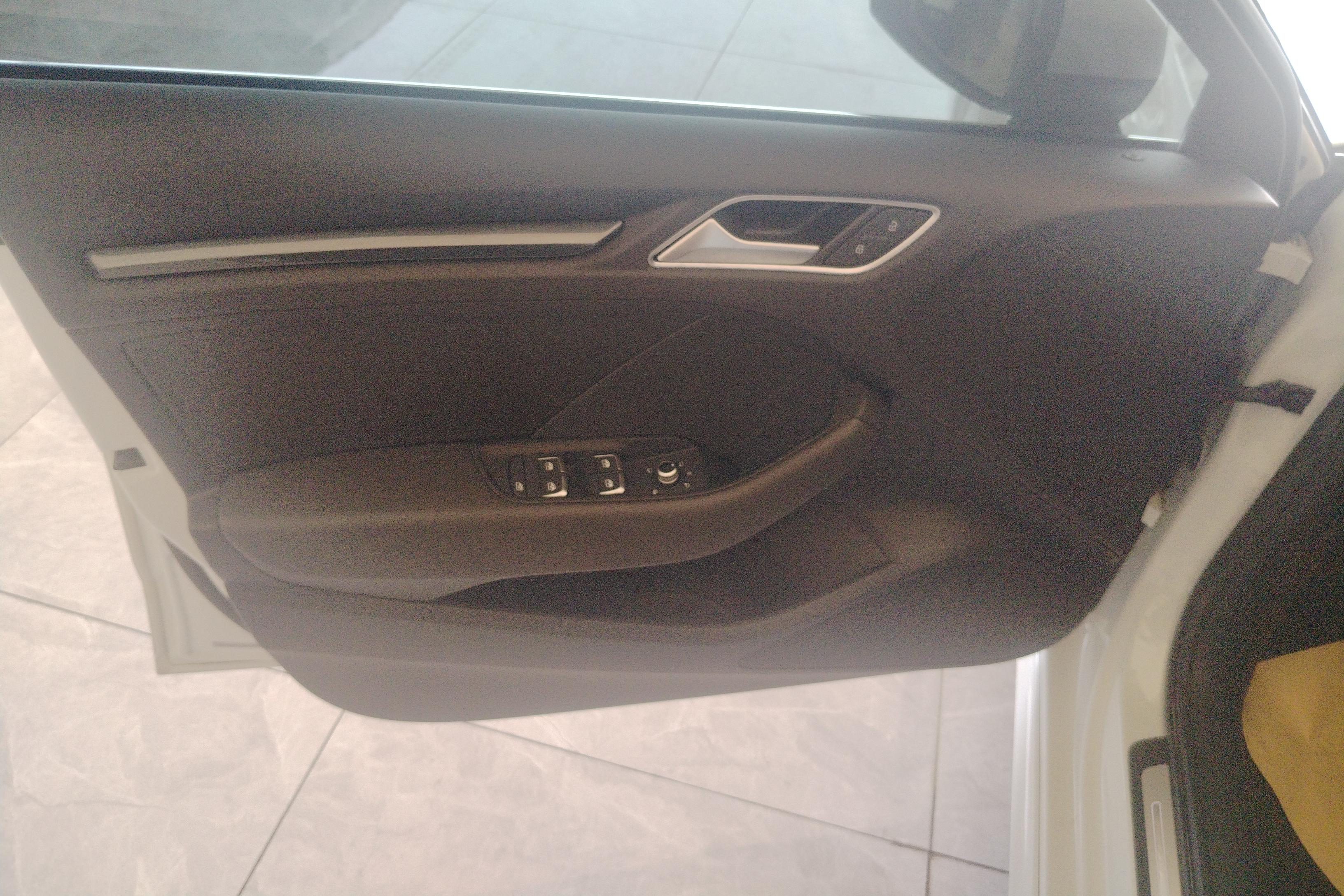 奥迪A3 35TFSI 2020款 1.4T 自动 汽油 进取型Sportback (国Ⅵ) 