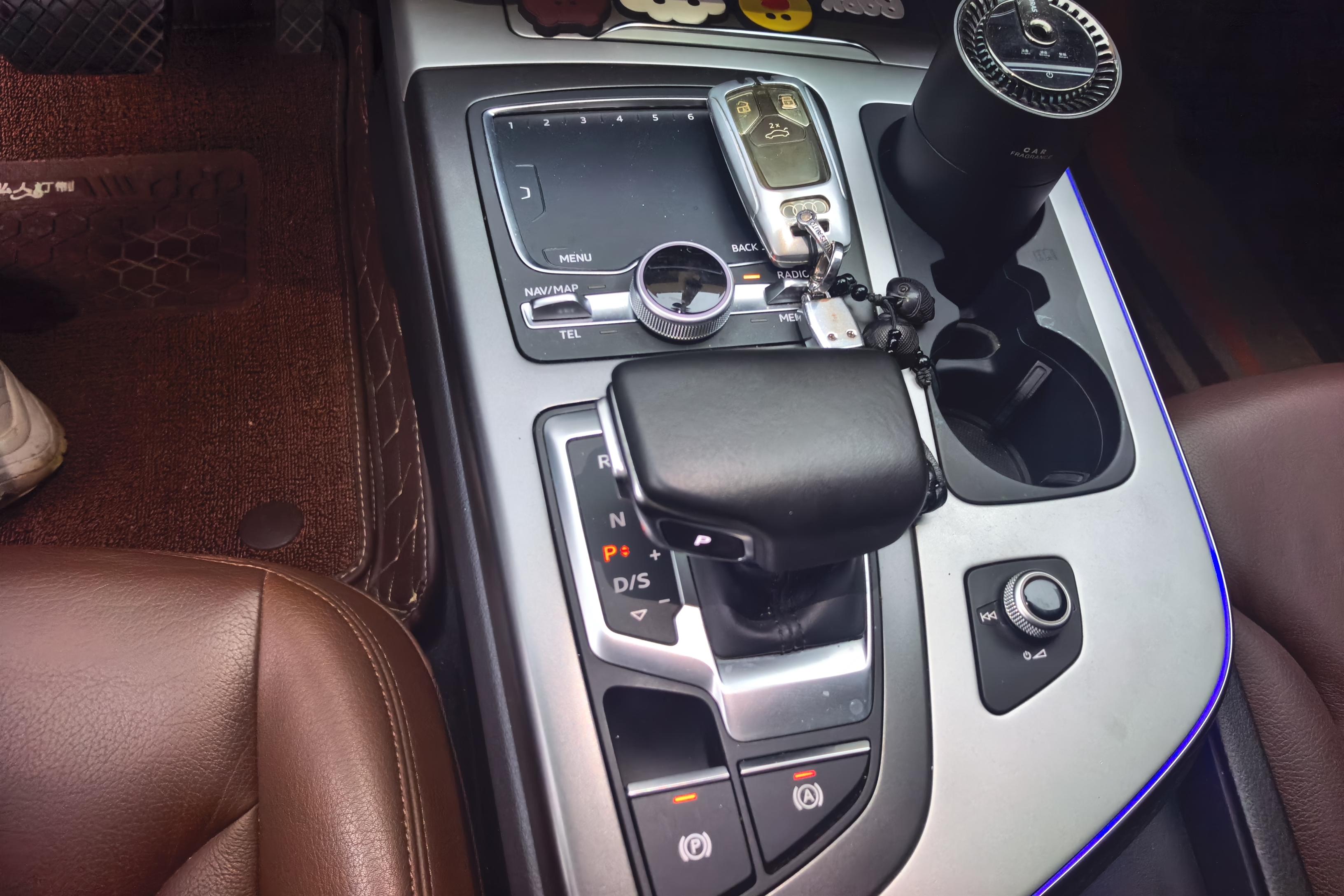 奥迪Q7 45 [进口] 2019款 2.0T 自动 舒适型 