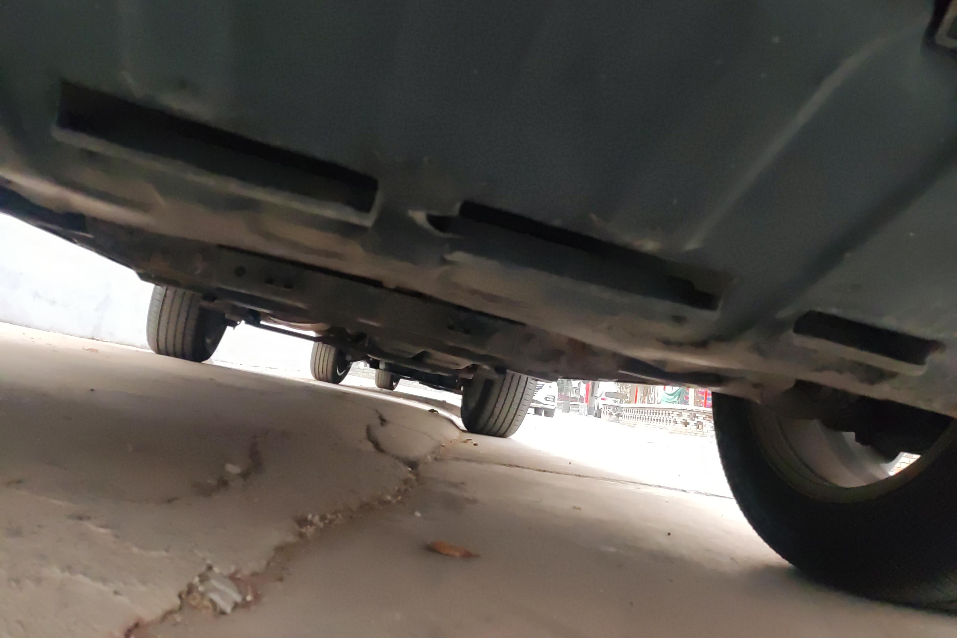 荣威RX8 2018款 2.0T 自动 后驱 30T智联网旗舰版 (国Ⅴ) 