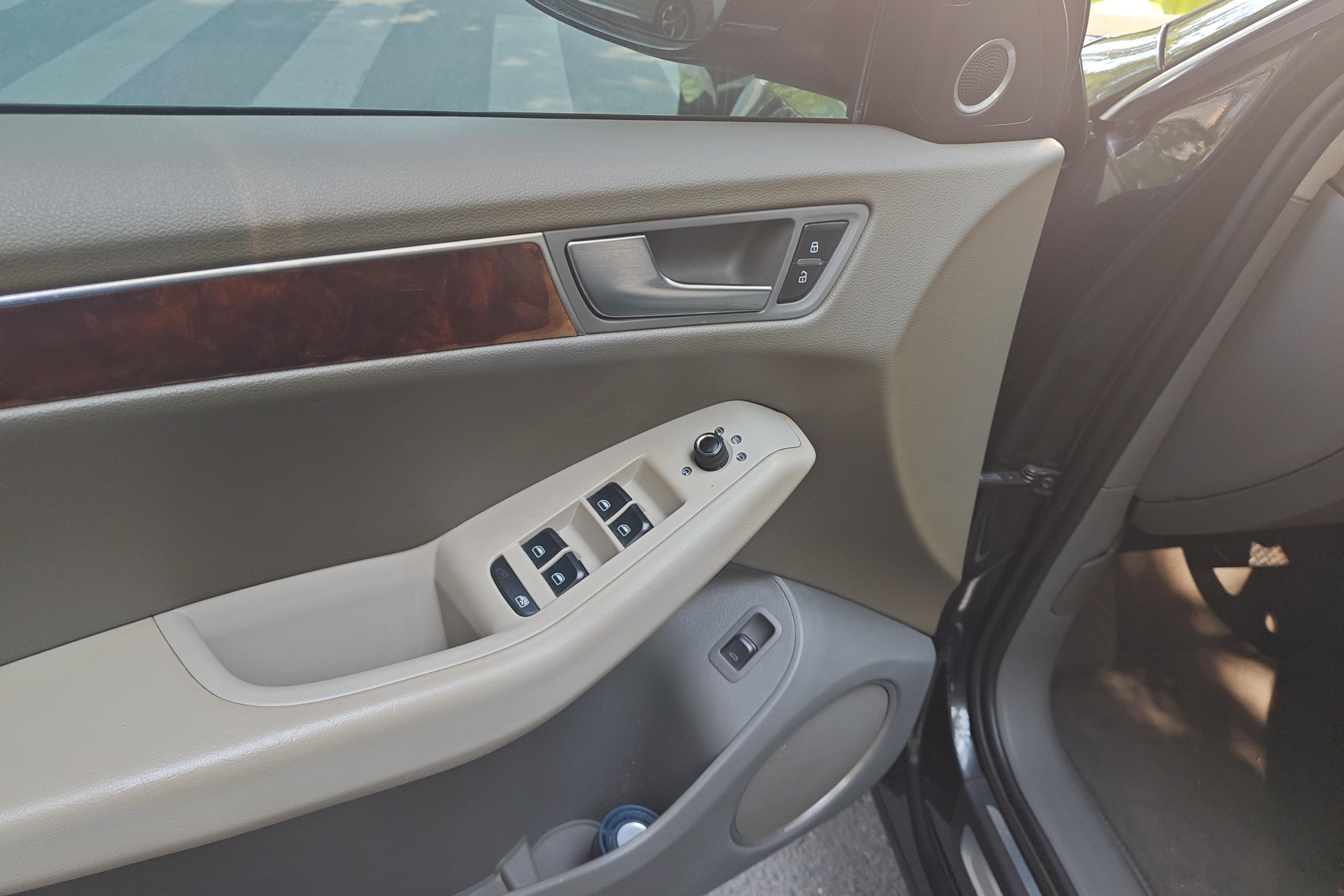 奥迪Q5 2012款 2.0T 自动 四驱 汽油 舒适型 (国Ⅳ) 