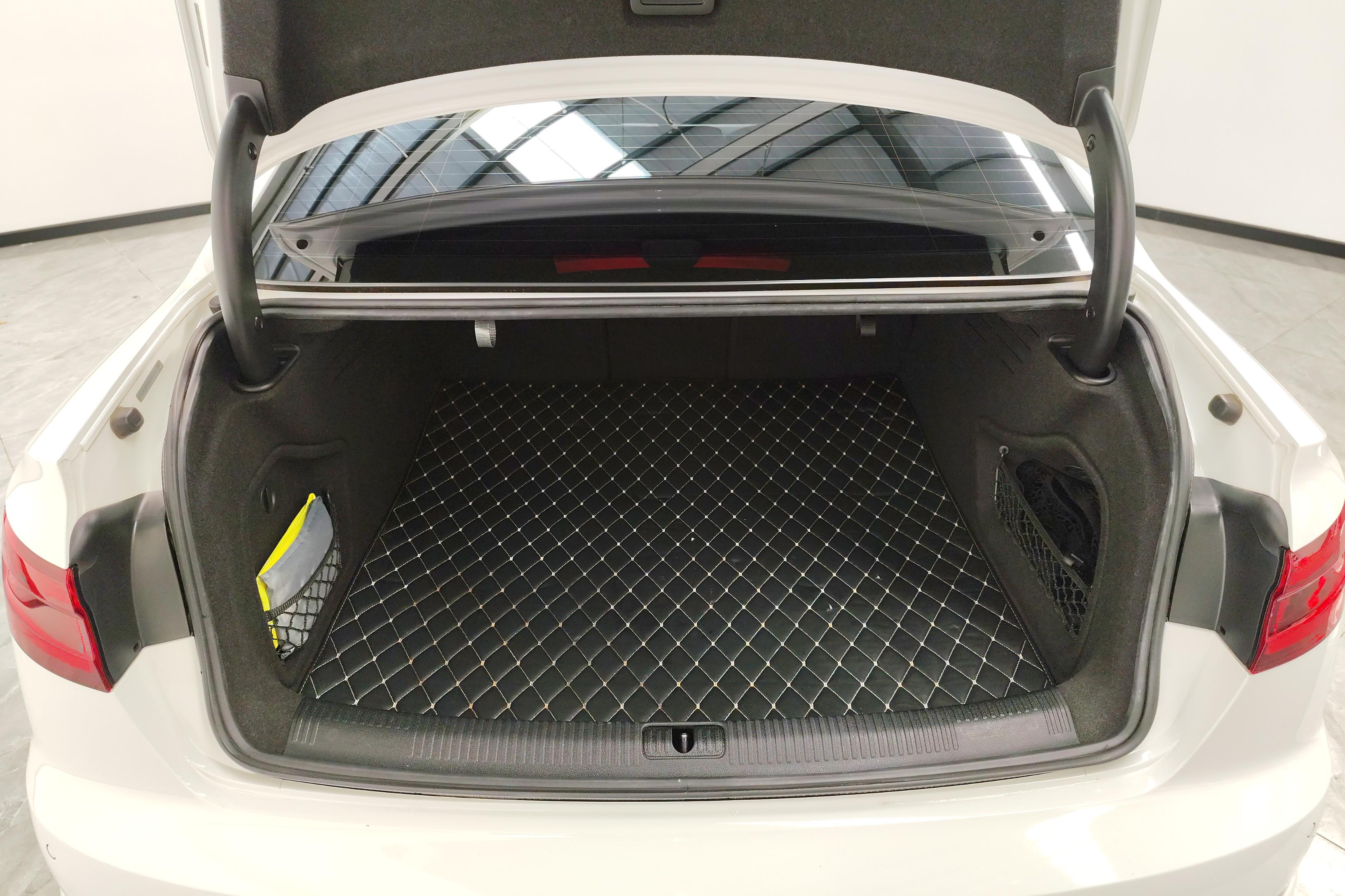 奥迪A4L 2019款 2.0T 自动 quattro个性运动版 (国Ⅵ) 