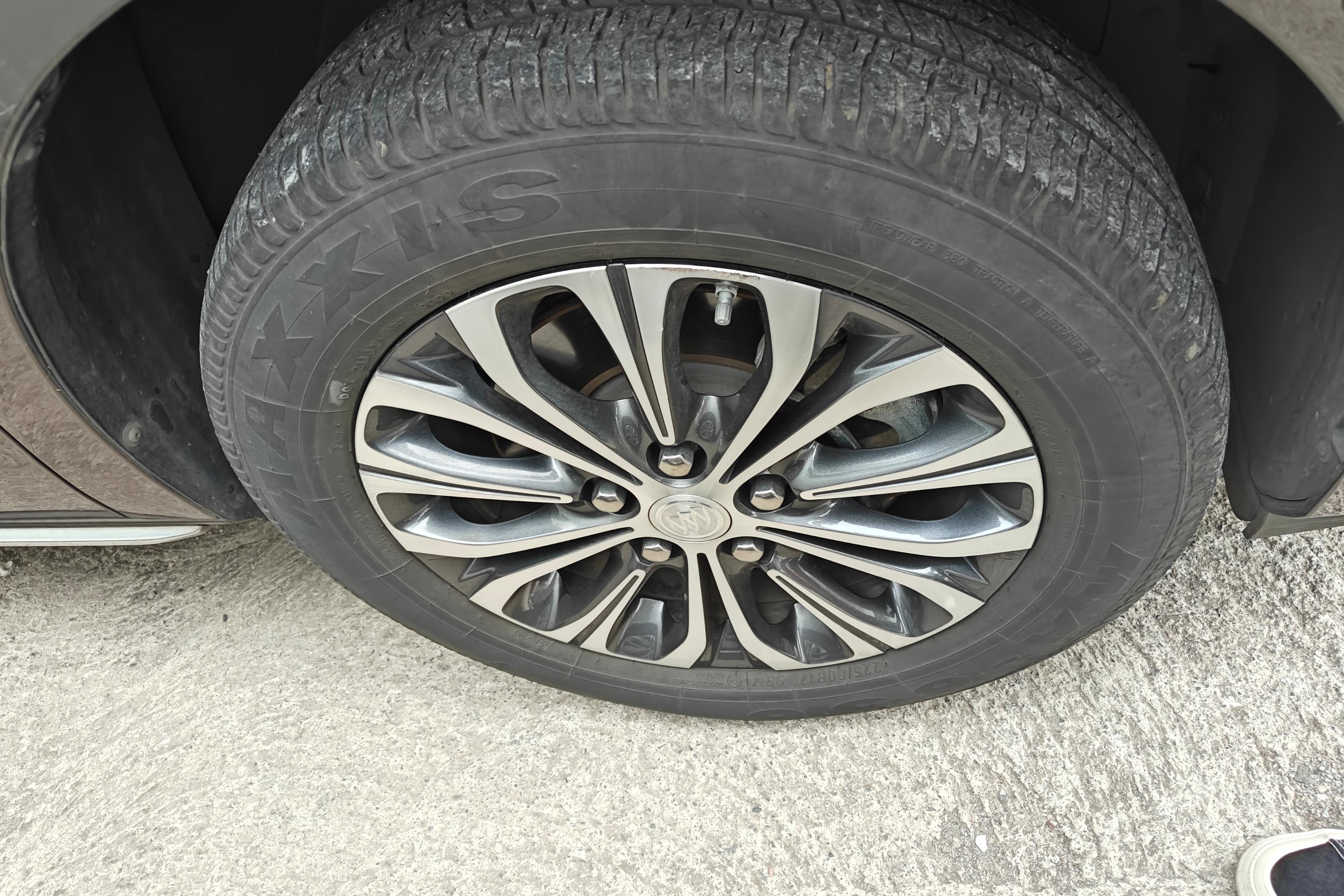 别克GL8 2023款 2.0T 自动 7座 652T舒适型 (国Ⅵ) 