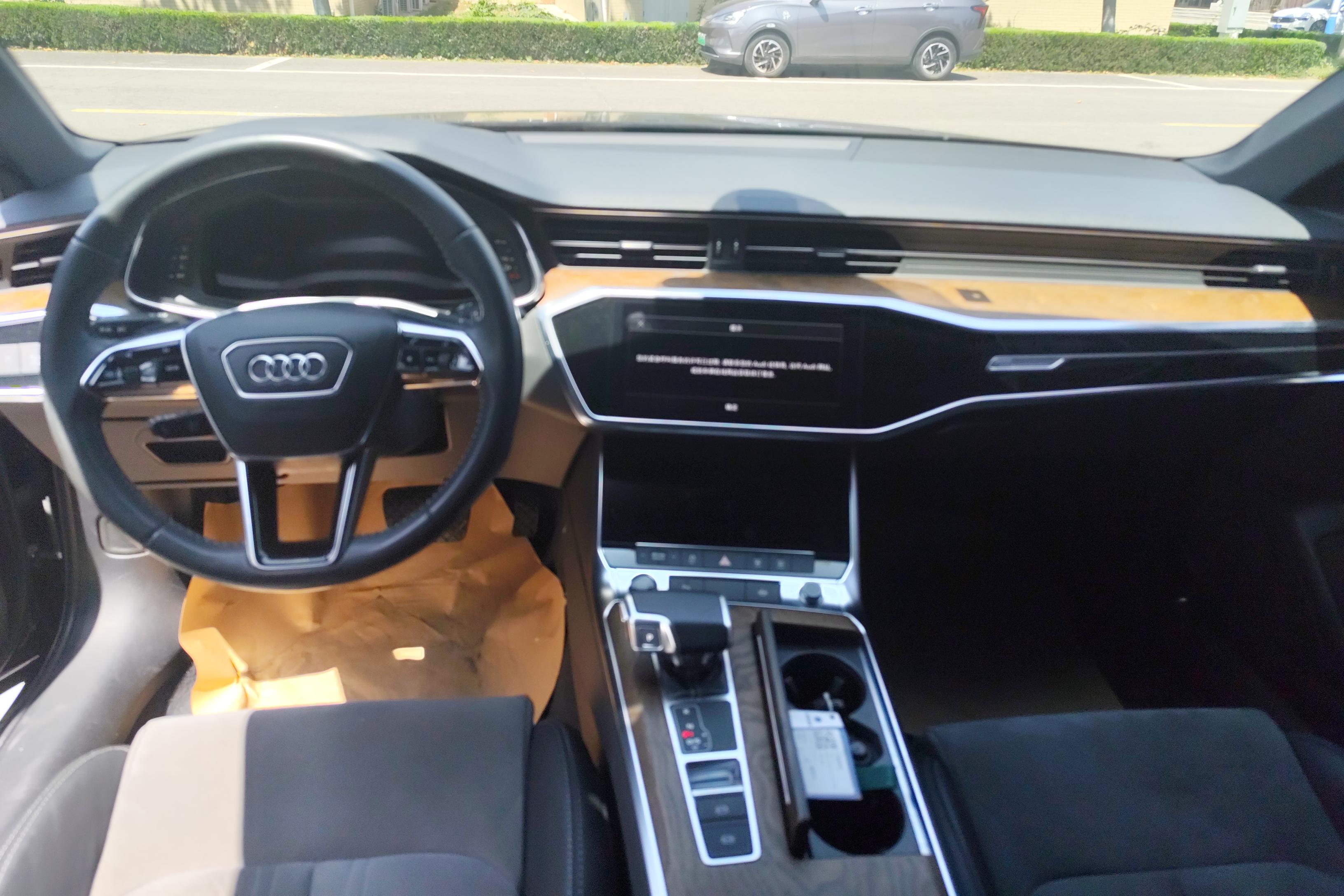奥迪A6L 40TFSI 2020款 2.0T 自动 豪华动感型 (国Ⅵ) 