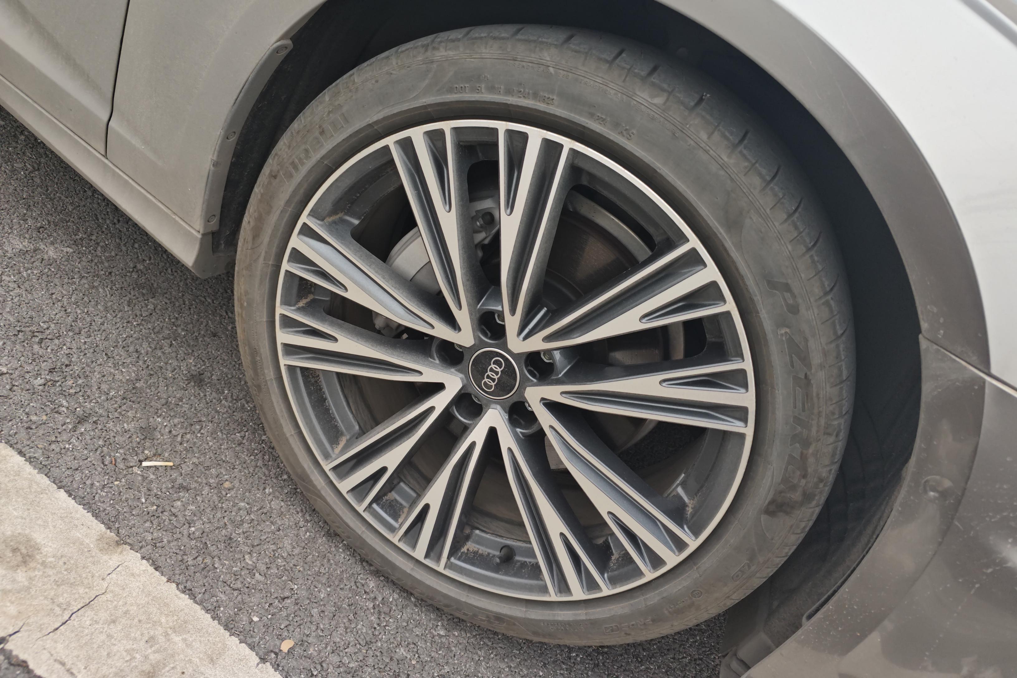 奥迪A6L 45TFSI 2023款 2.0T 自动 臻选动感型 (国Ⅵ) 