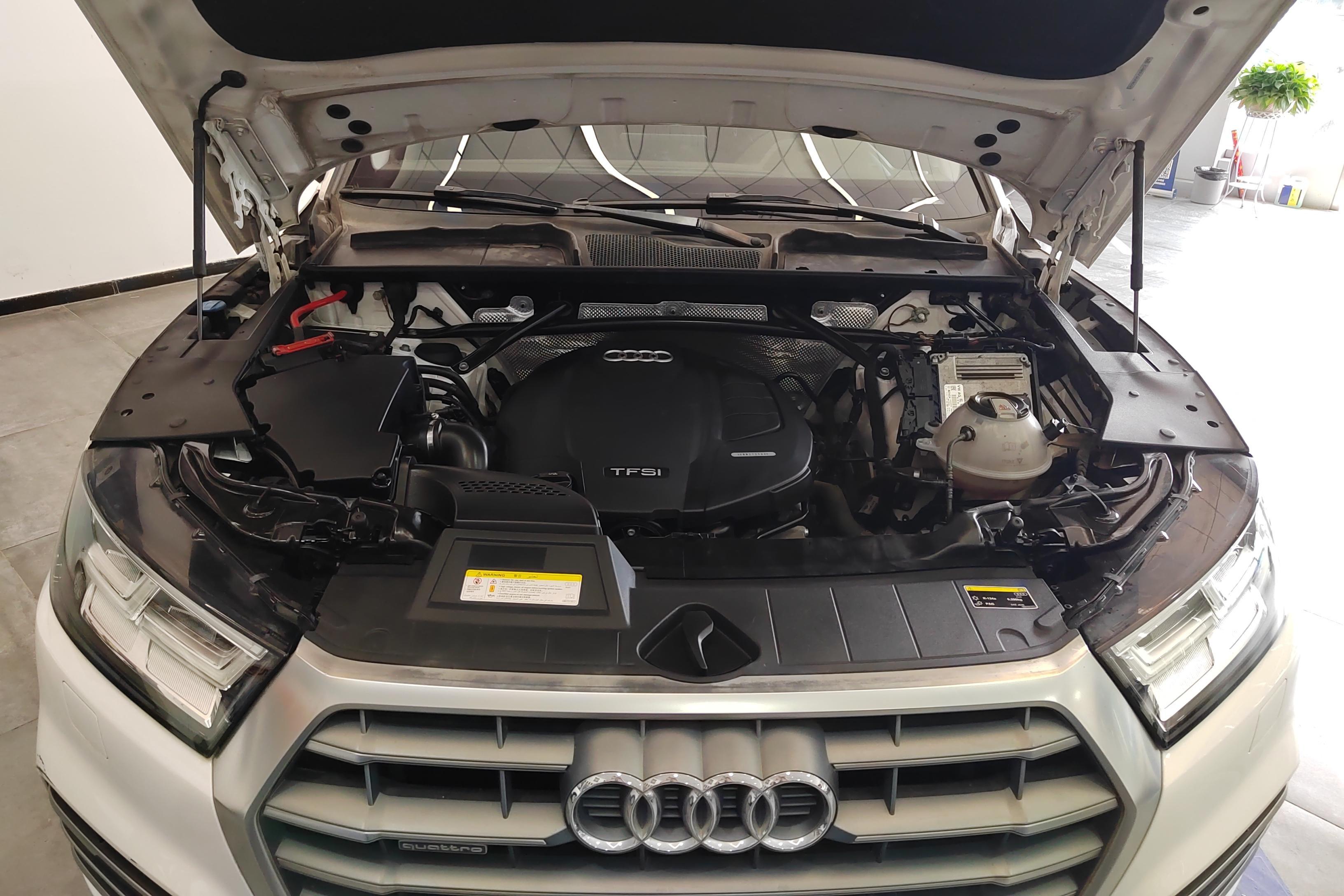 奥迪Q5L 40TFSI 2018款 2.0T 自动 荣享时尚型 (国Ⅴ) 